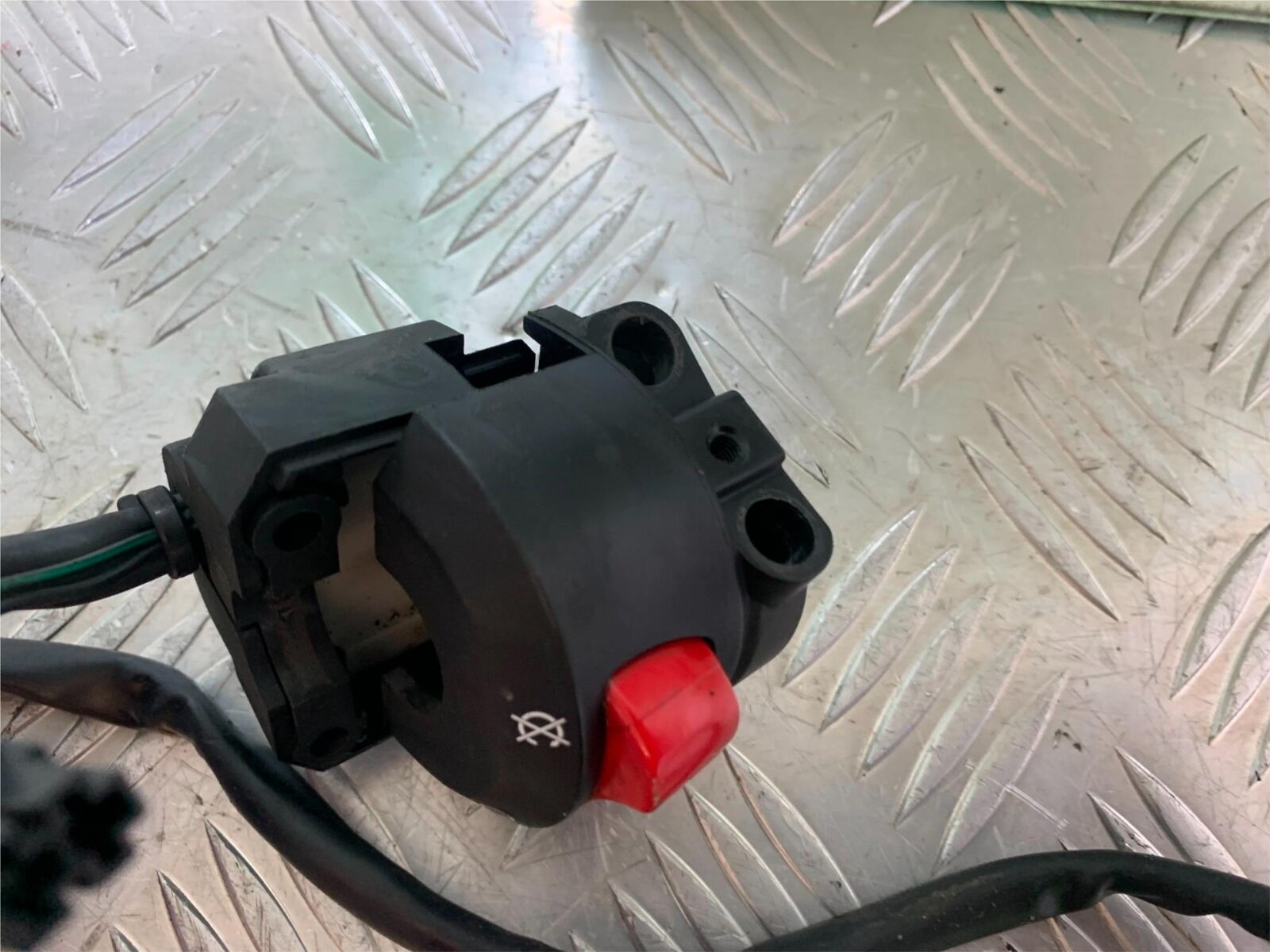 SUZUKI SV650 X SV 650 X RIGHT SWITCH GEAR  YEAR 2018-2022  (CMB1081)