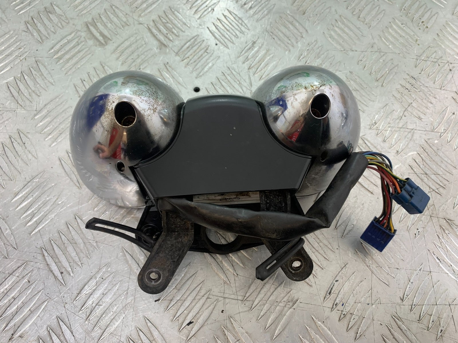 SUZUKI GSF1200 GSF 1200 BANDIT CLOCKS SPEEDO DASH   YEAR 2001-2004 (CMB1188)