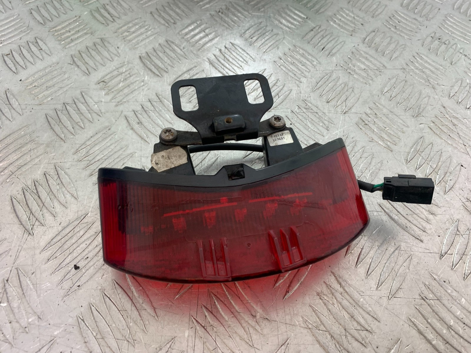 TRIUMPH 1050 SPRINT GT REAR LIGHT  YEAR 2010-2016 (CMB1250)