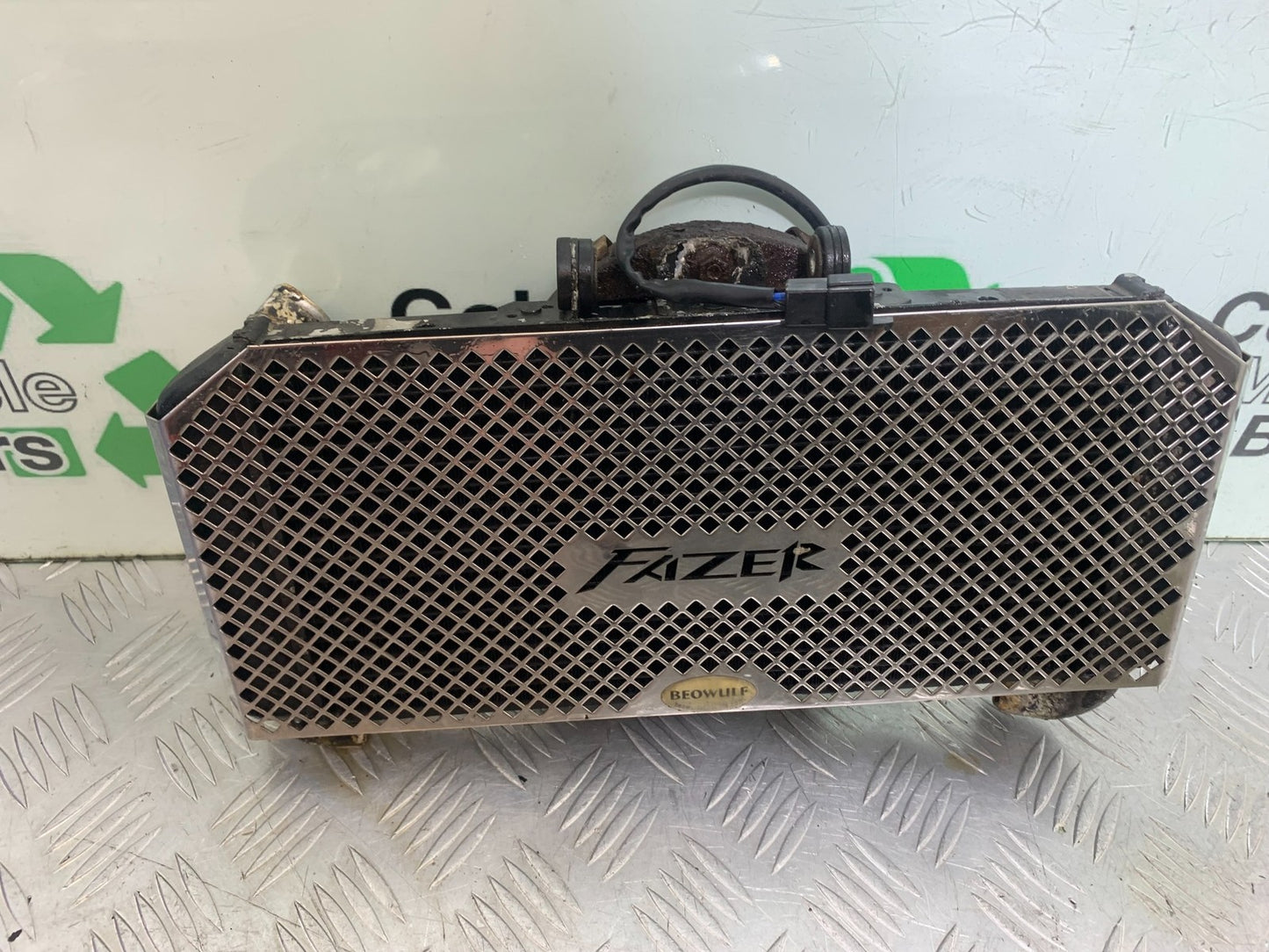 YAMAHA FZS600 FAZER 600 RADIATOR AND FAN YEAR 1998-2001 (CMB1267)