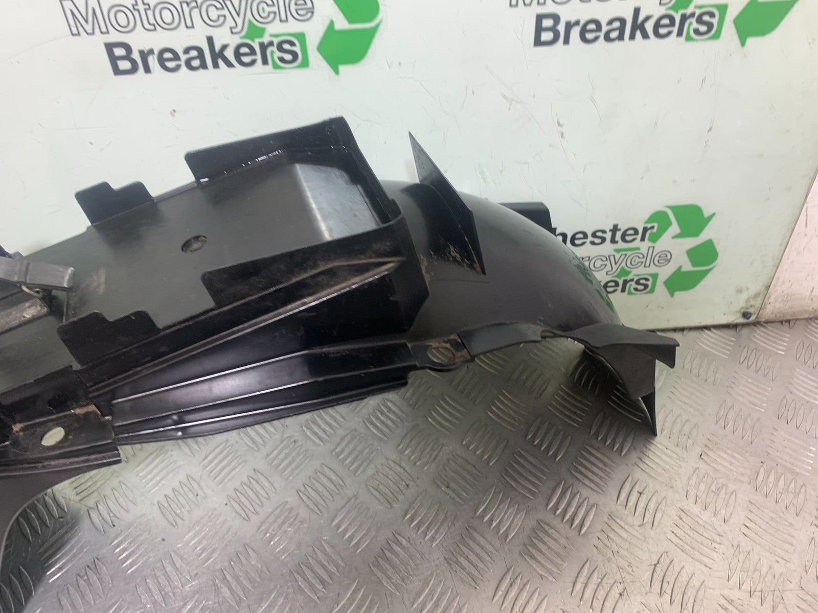 SUZUKI GSX750 INAZUMA REAR MUDGUARD  YEAR 1998-2003 (CMB1308)