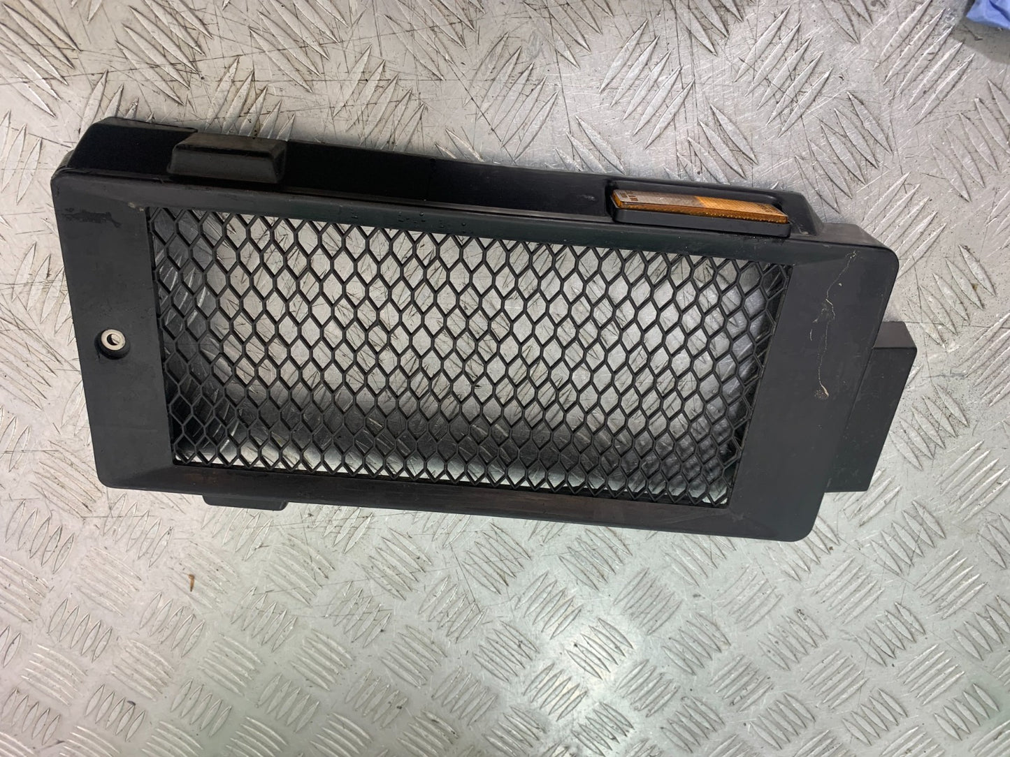 HONDA VT700 VT 700 SHADOW RADIATOR GRILL  YEAR 1984-85 (CMB1328)