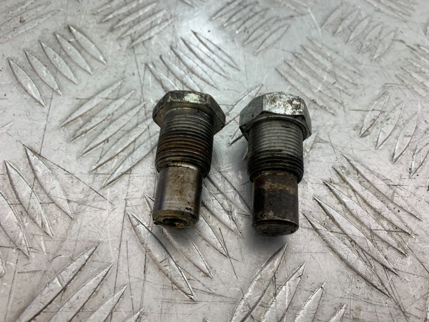 YAMAHA XV1100 XV 1100 VIRAGO SWINGARM SPINDLES  1990-1999 (CMB1243)