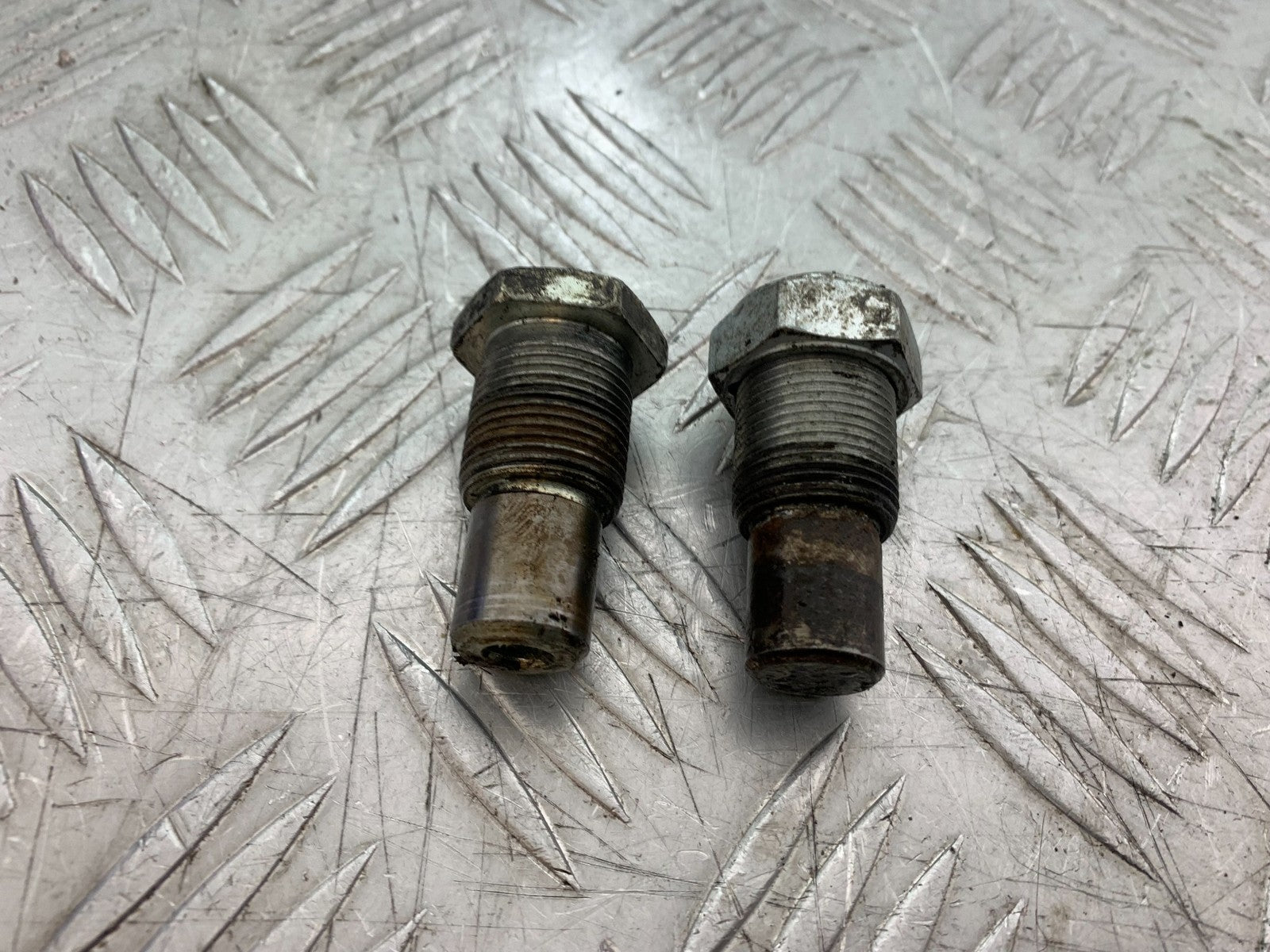 YAMAHA XV1100 XV 1100 VIRAGO SWINGARM SPINDLES  1990-1999 (CMB1243)