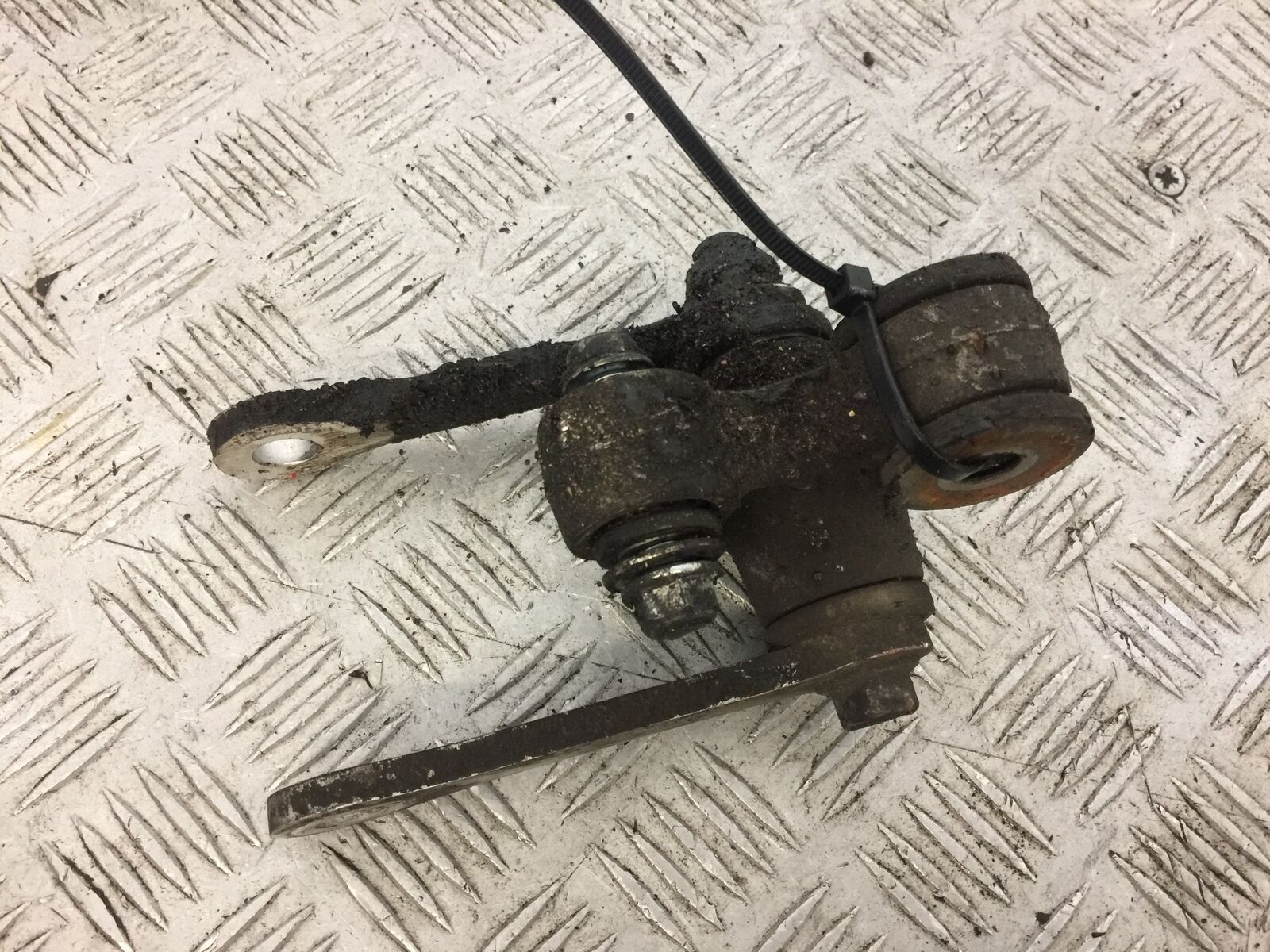 HYOSUNG GT250 COMET SHOCK LINKAGE  YEAR 2007 (STOCK 682)