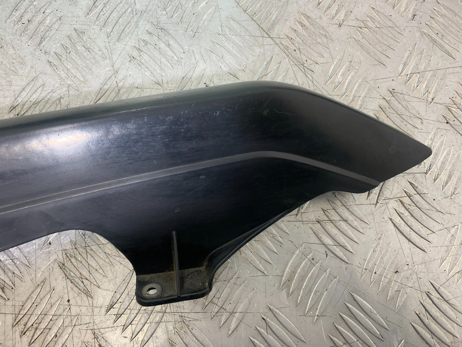 KAWASAKI ZZR1100 D CHAIN GUARD  YEAR 1993-2001 (CMB1289)
