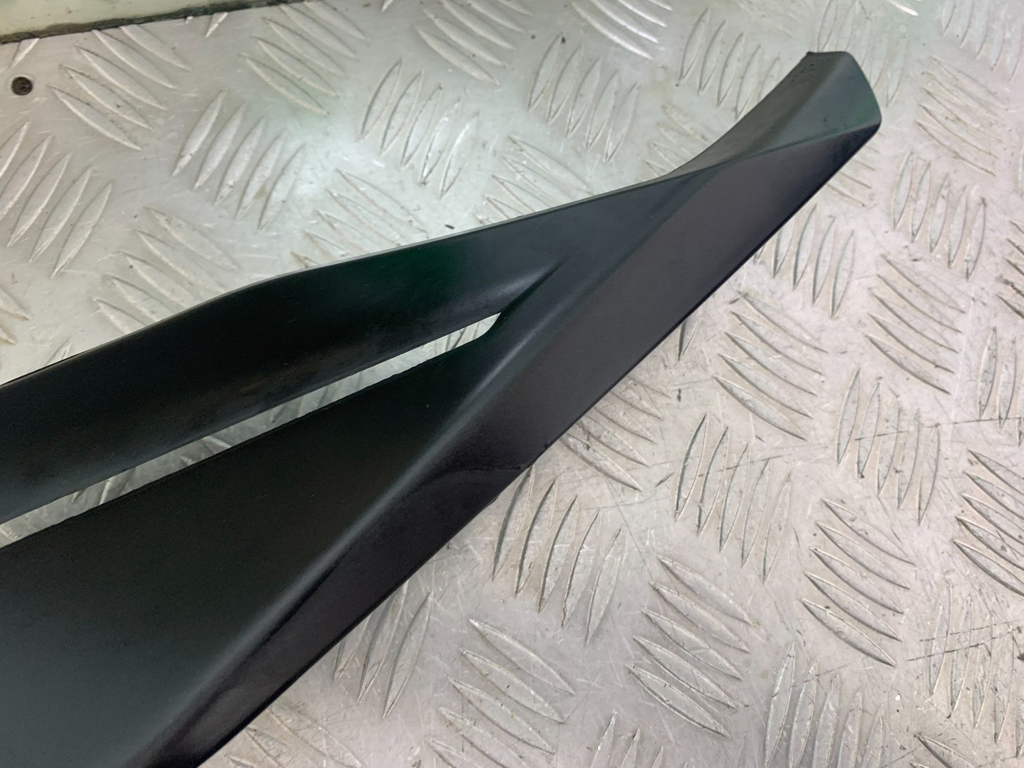 APRILIA TUONO 1000 V4 RIGHT SEAT PANEL   YEAR 2013-2014  (CMB1239)