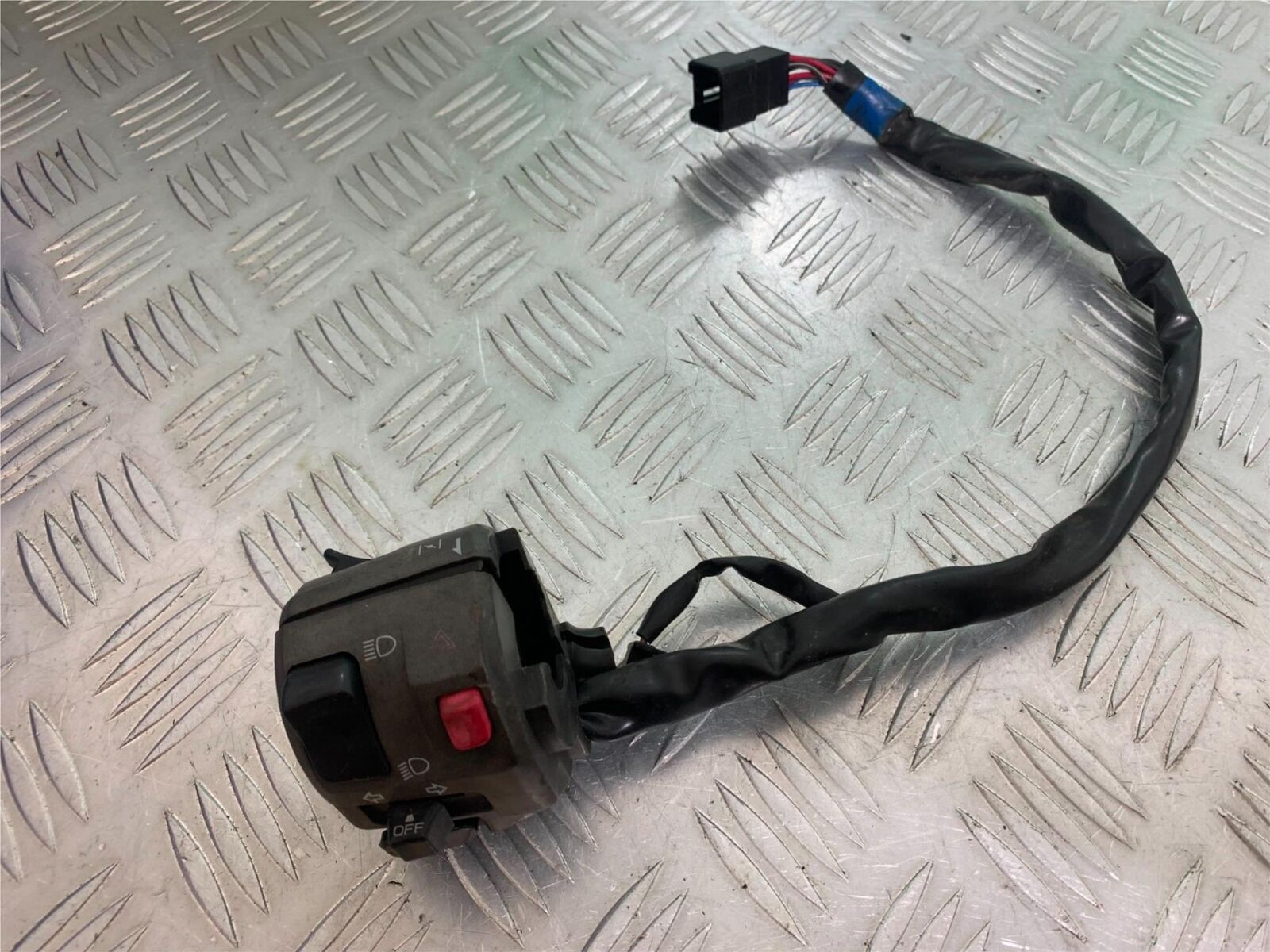 KAWASAKI Z750 Z 750 LEFT SWITCH GEAR  YEAR 2004-2006  (CMB1104)