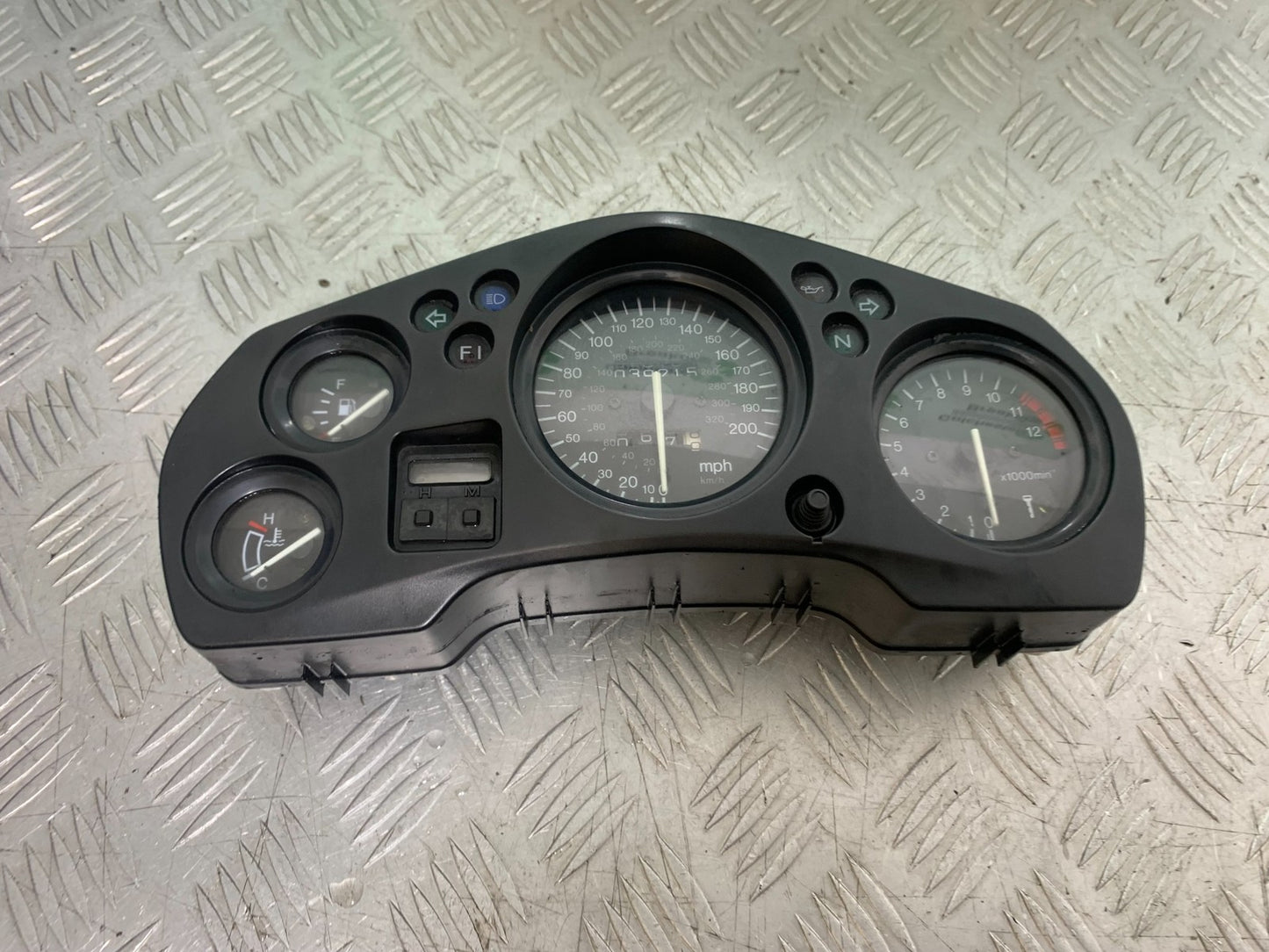 HONDA CBR1100 BLACKBIRD CLOCKS SPEEDO DASH   YEAR 1999-2005 (CMB1232)
