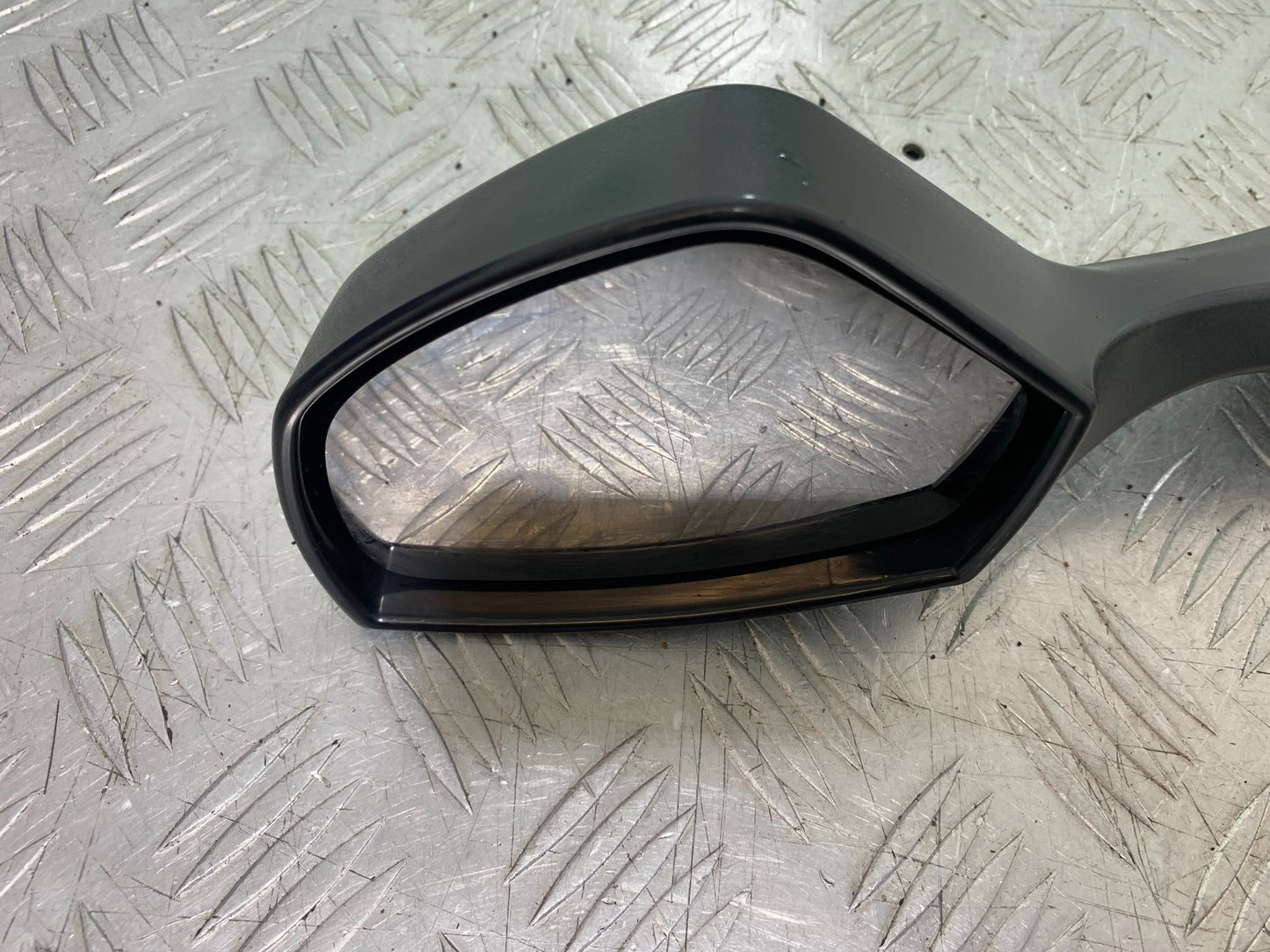 TRIUMPH 1050 SPRINT GT LEFT MIRROR YEAR 2010-2016 (CMB1250)