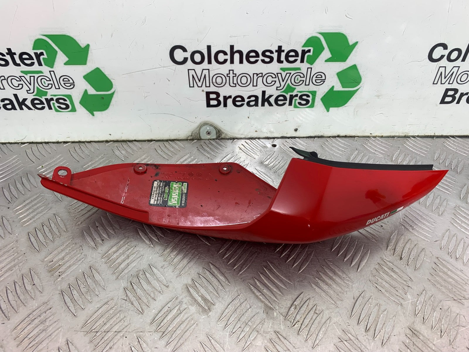DUCATI 1299 PANIGALE LEFT SEAT PANEL   YEAR 2016 (CMB 1187)