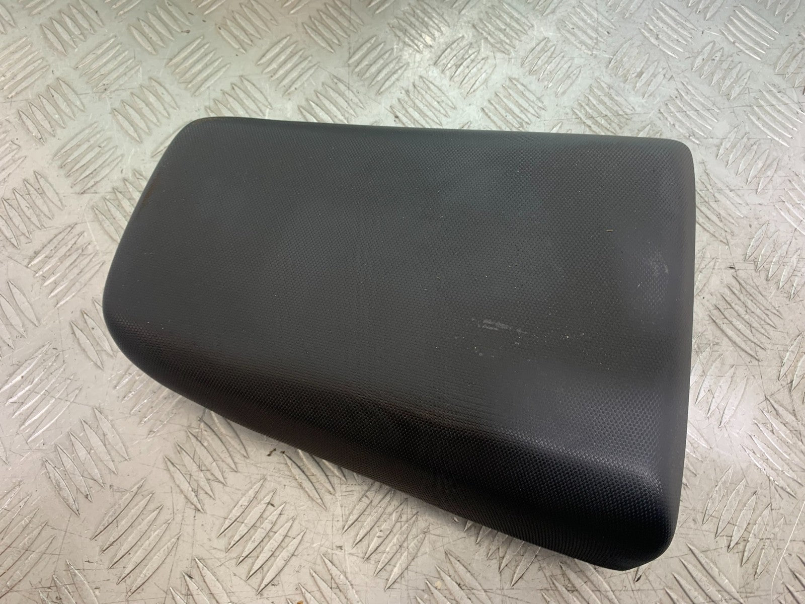 SUZUKI SV1000 SV 1000 REAR SEAT YEAR 2003-2007 (CMB1293)