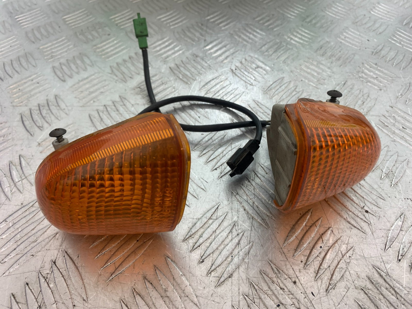 KAWASAKI ZZR1100 D REAR INDICATORS  YEAR 1993-2001 (CMB1289)