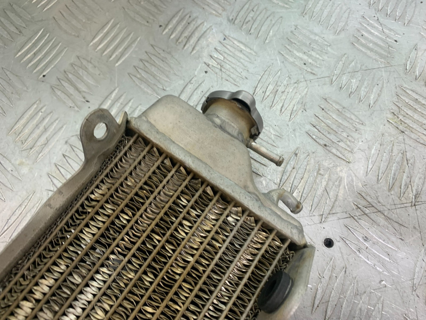 KAWASAKI KXF450 KXF 450 RIGHT  RADIATOR   YEAR 2013 CMB1217)