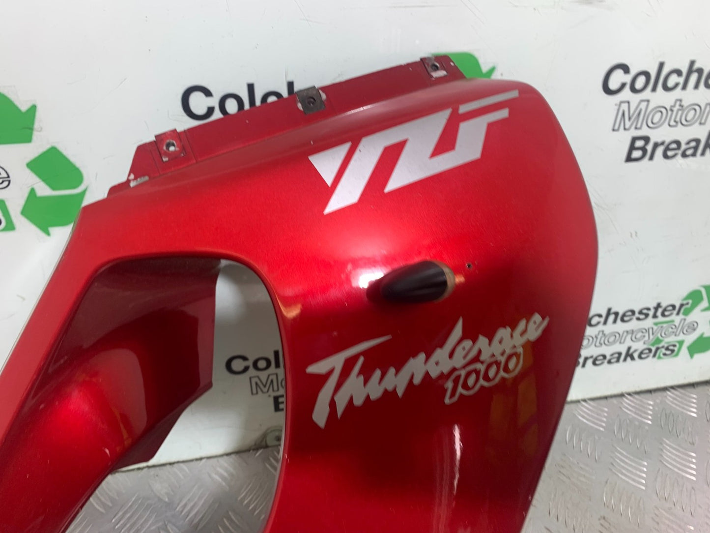 YAMAHA YZF1000 THUNDERACE RIGHT FAIRING PANEL YEAR 1997-2000 (CMB1204)