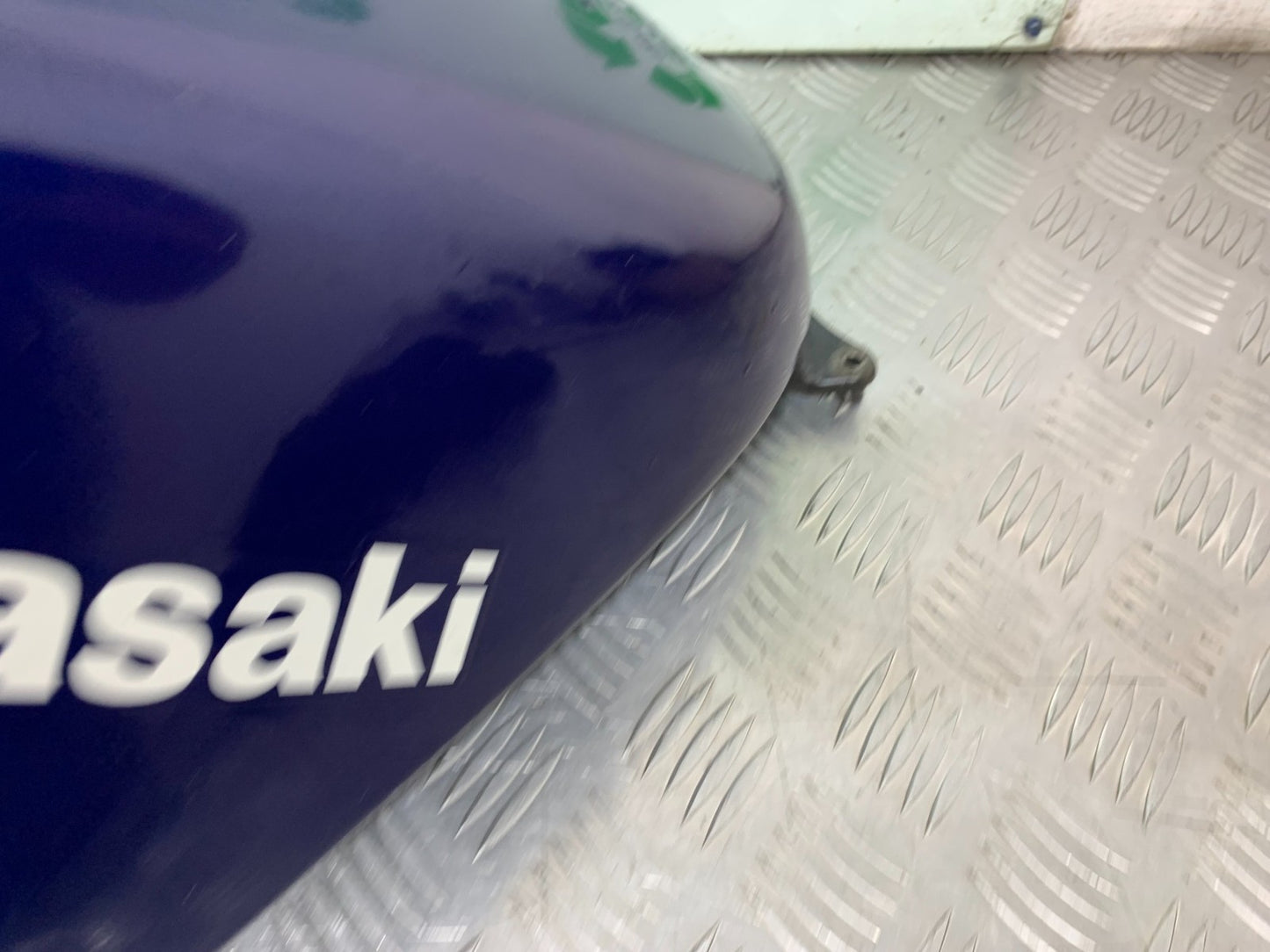 KAWASAKI ZZR1100 D PETROL TANK  YEAR 1993-2001 (CMB1189)