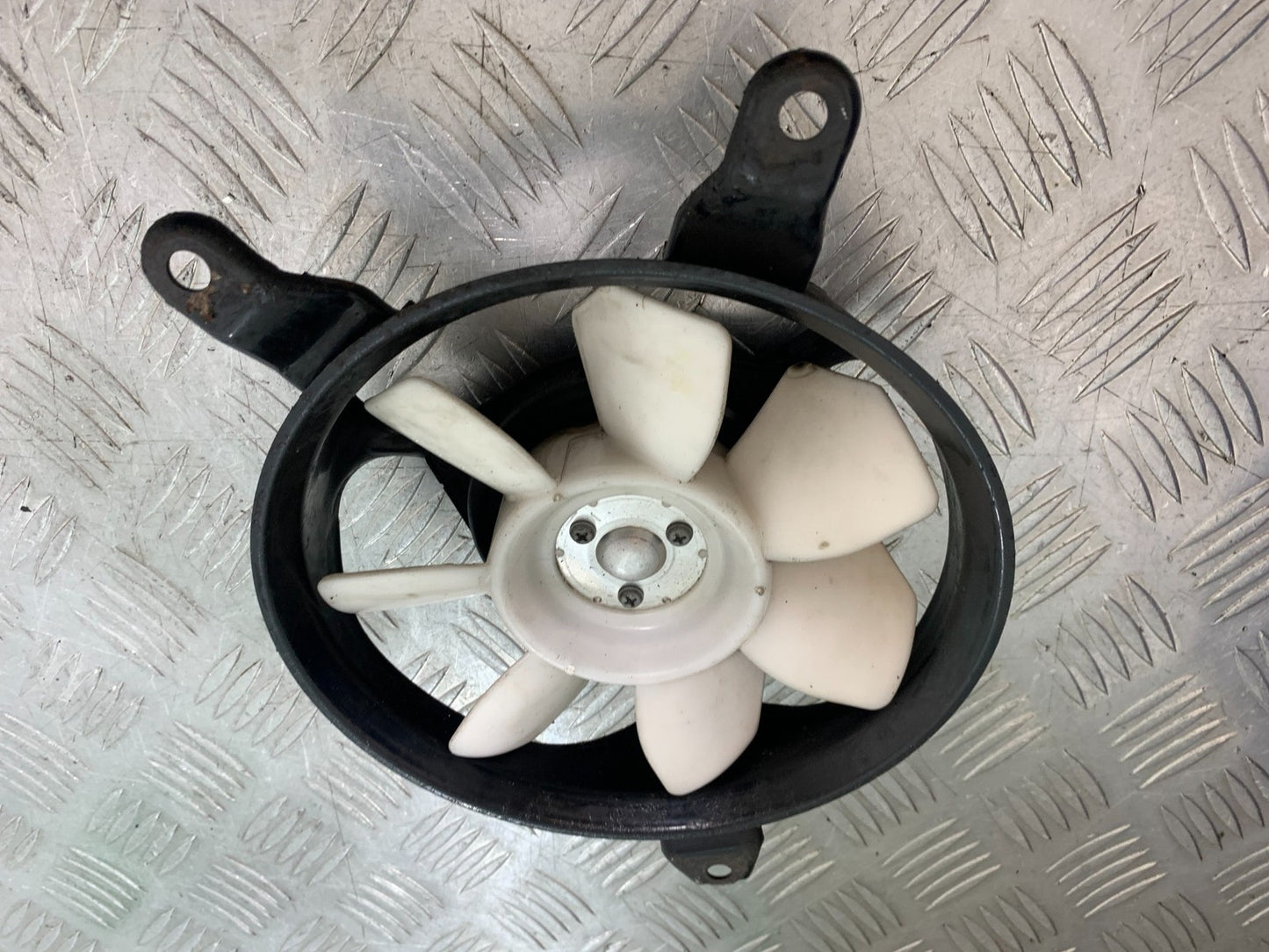 TRIUMPH 1050 SPRINT ST RADIATOR FAN  2003-2011 (CMB1285)