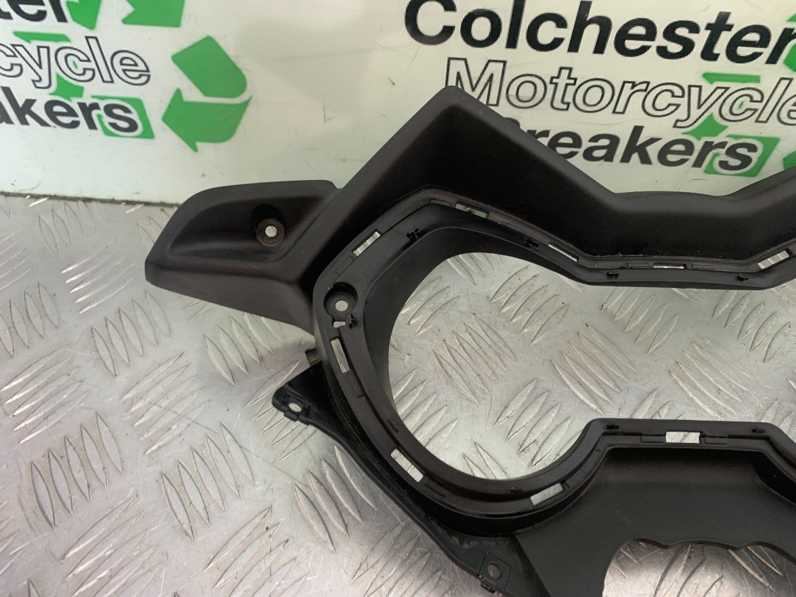 YAMAHA XMAX 300 CLOCK SURROUND   YEAR 2017-2020 (CMB1218)