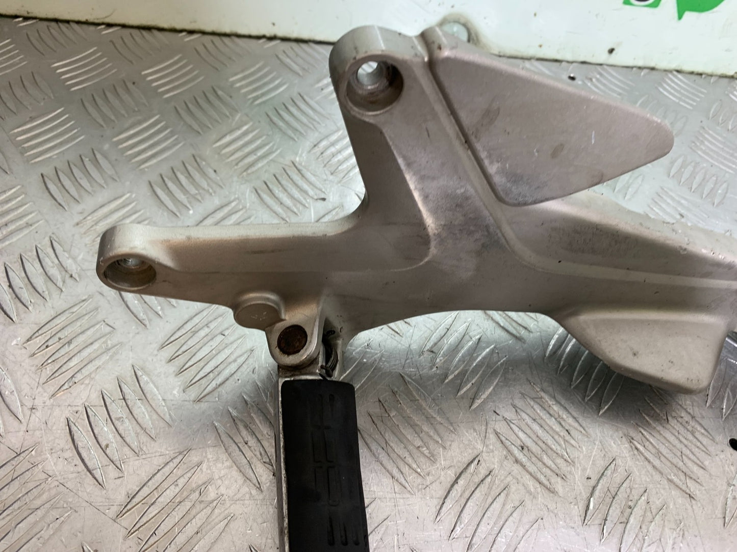 HONDA CBF500 CBF 500 LEFT HANGER AND PEGS   YEAR 2004-2008  (CMB1294)