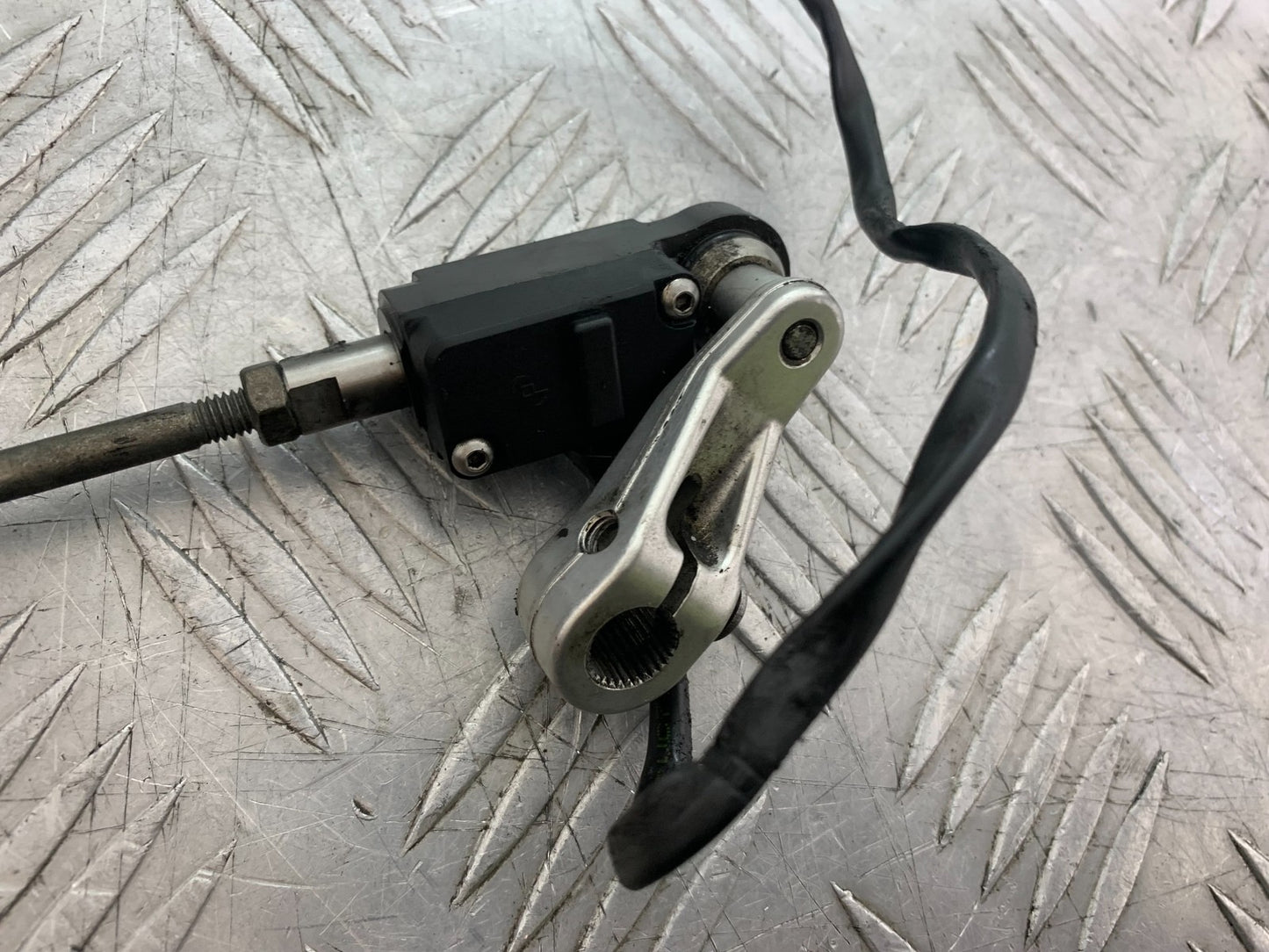 APRILIA TUONO 1000 V4R QUICK SHIFTER    YEAR 2011-13  (CMB1316)