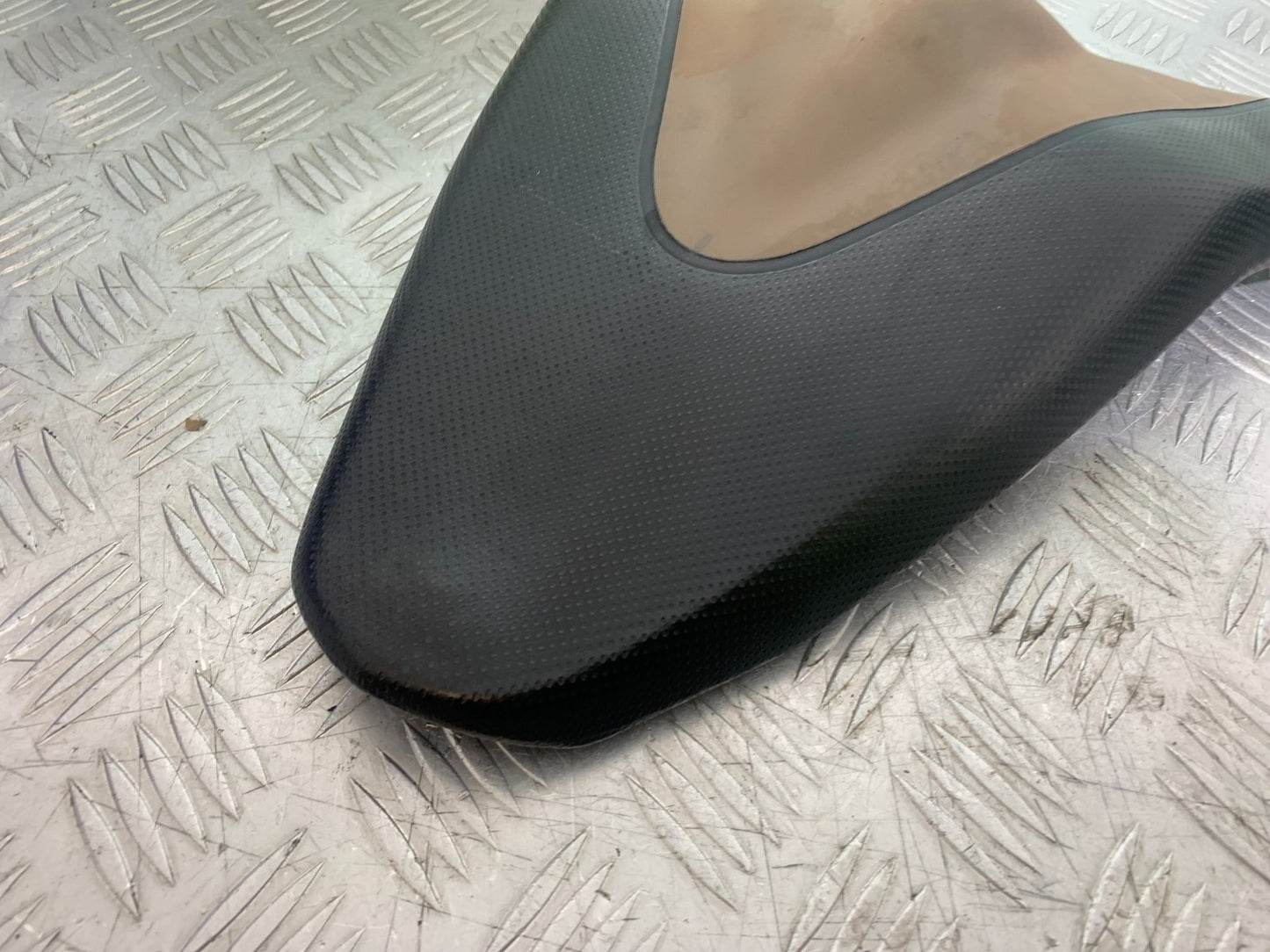 APRILIA TUONO 1000 V4 REAR SEAT   YEAR 2013-2014  (CMB1239)