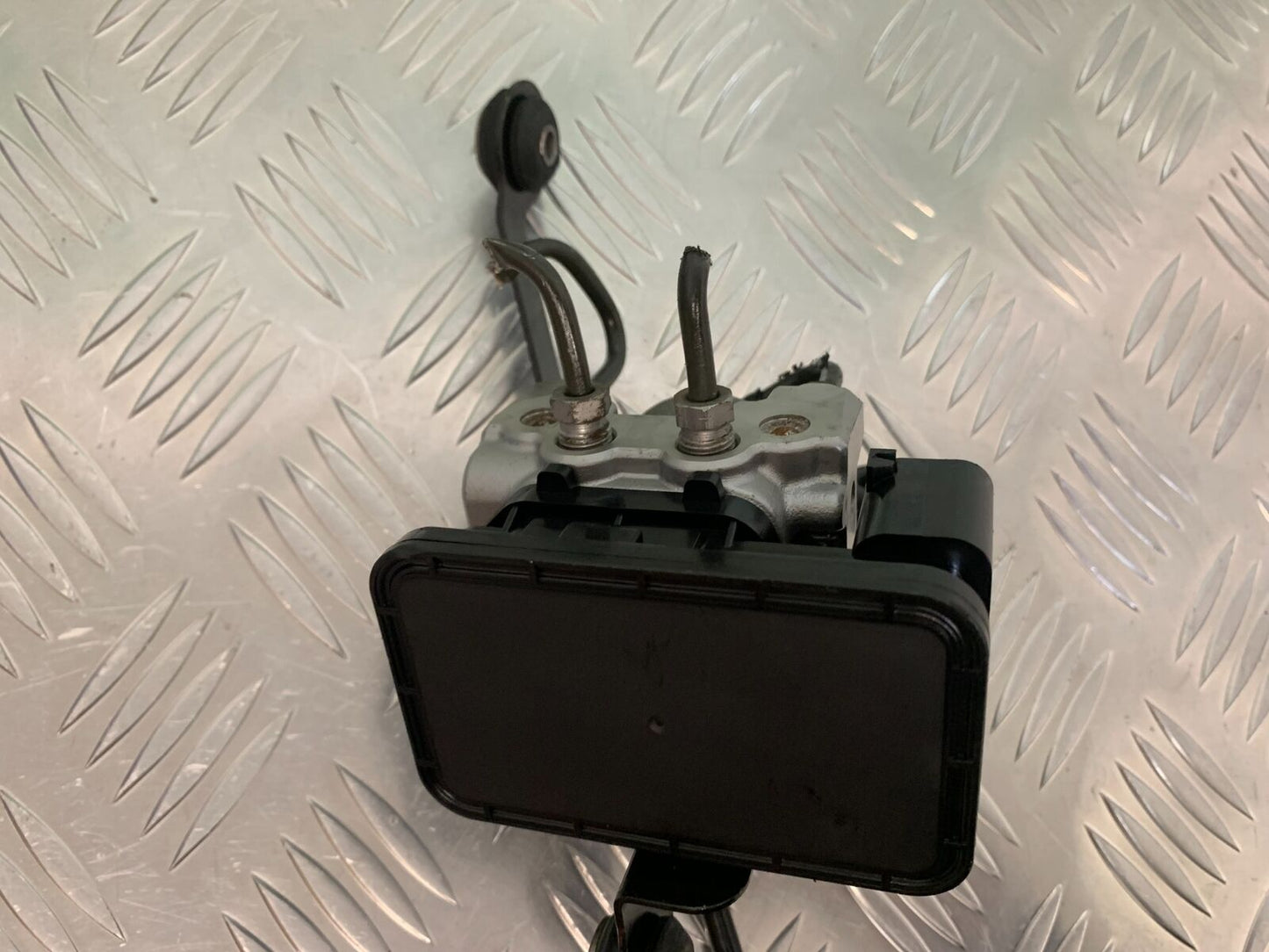TRIUMPH TIGER 800 XCA ABS PUMP   YEAR 2015-2017 (STOCK 940)