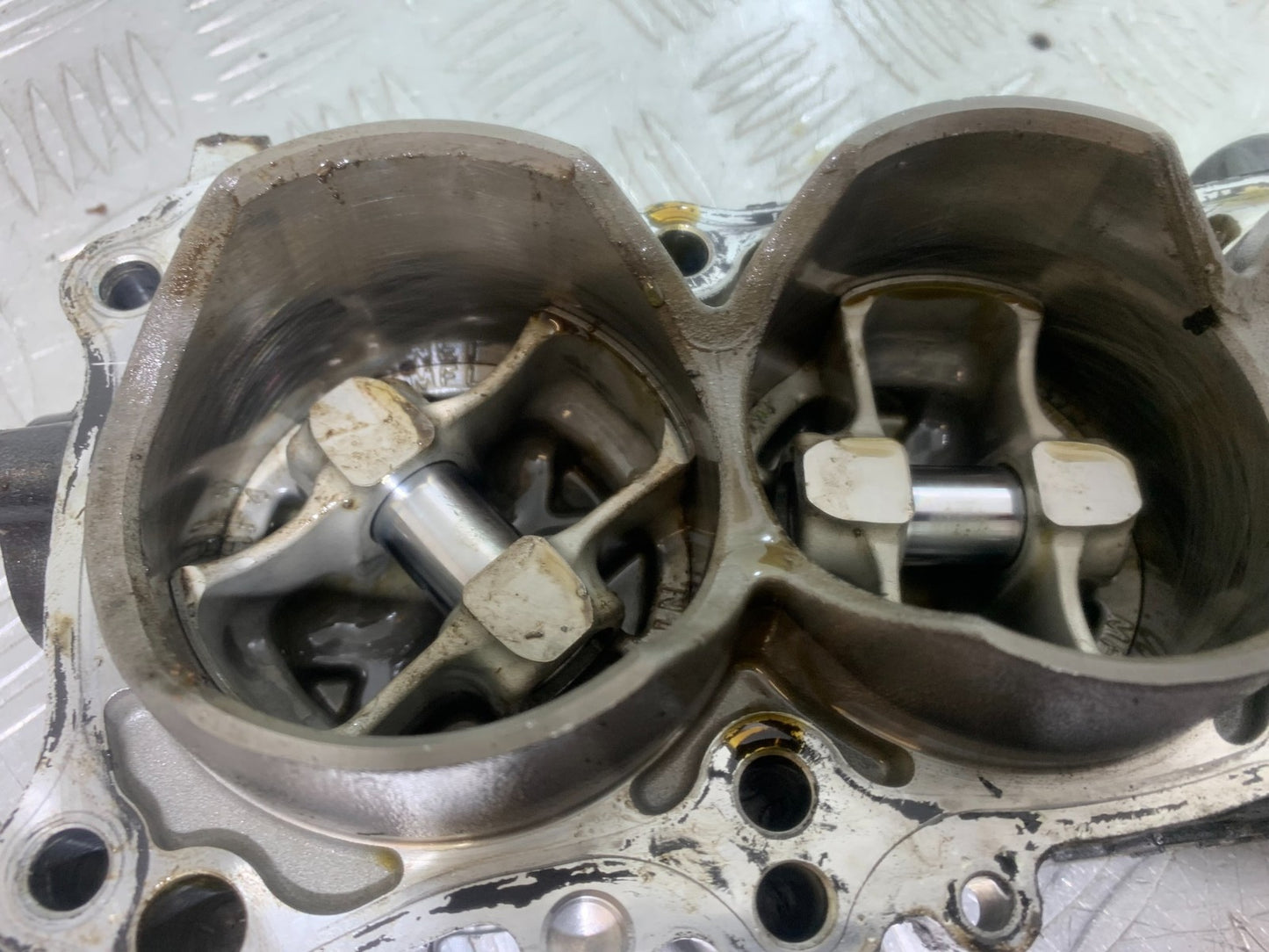 HONDA CBR1000 rr FIREBLADE BARRELS AND PISTONS  2008-2011 (CMB1253)