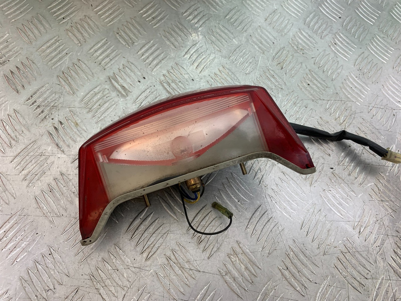 YAMAHA XJ600 XJ 600 DIVERSION REAR LIGHT  1998-2000 (CMB1191)
