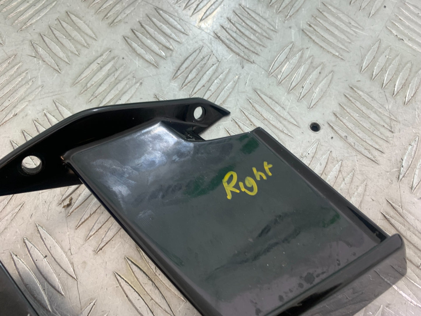 BMW M1000 R RIGHT WIND DEFLECTOR YEAR 2023-2024 (CMB1140)