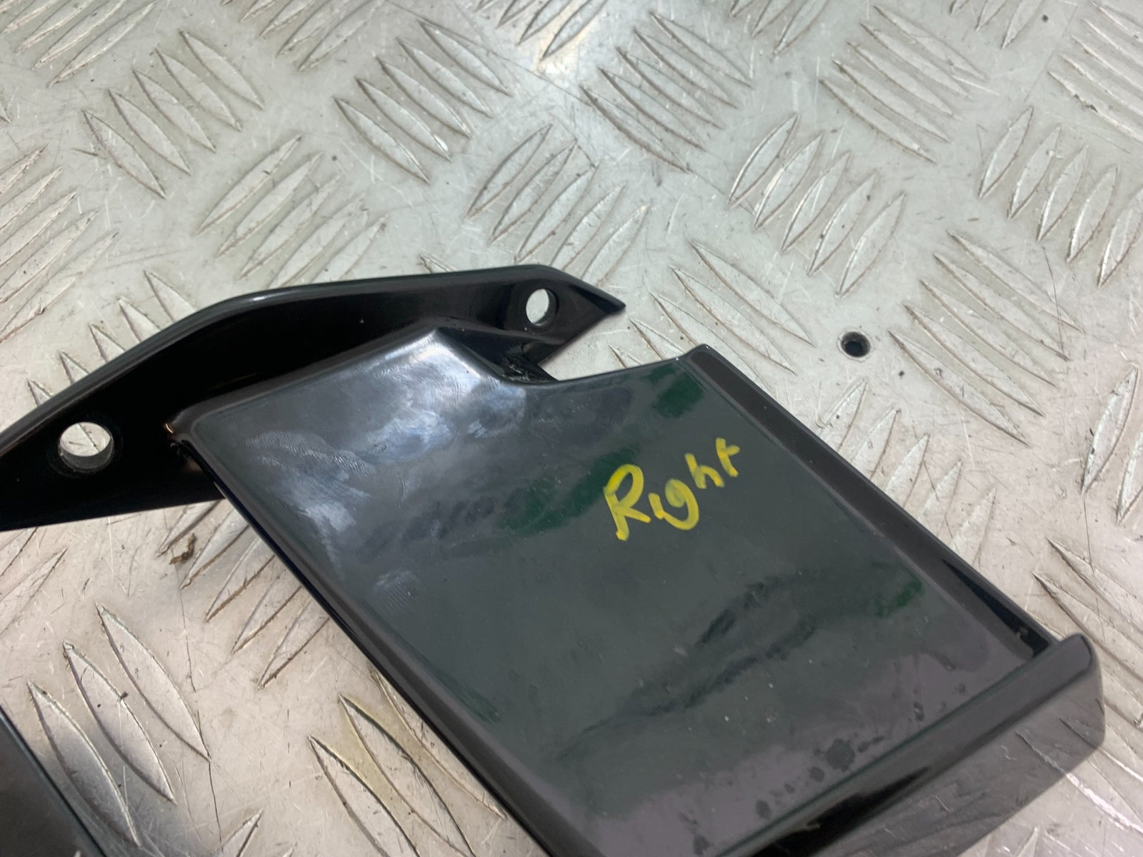BMW M1000 R RIGHT WIND DEFLECTOR YEAR 2023-2024 (CMB1140)