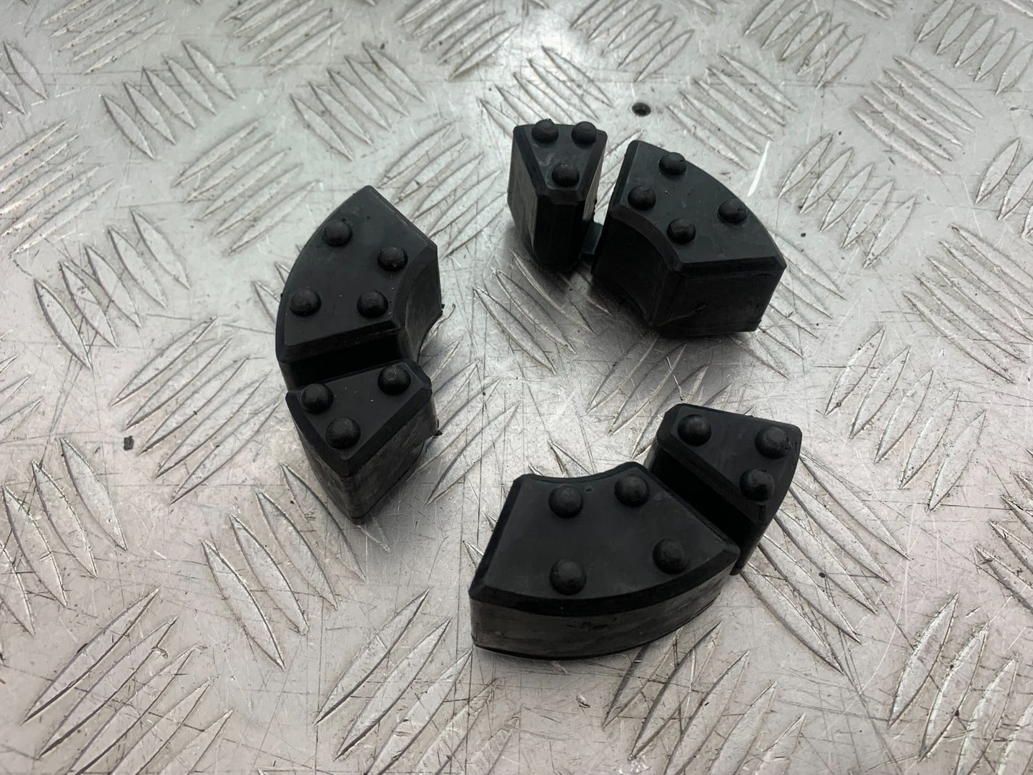 BSA 650 GOLD STAR CUSH DRIVE RUBBERS   YEAR 2022-2025 (CMB1262)