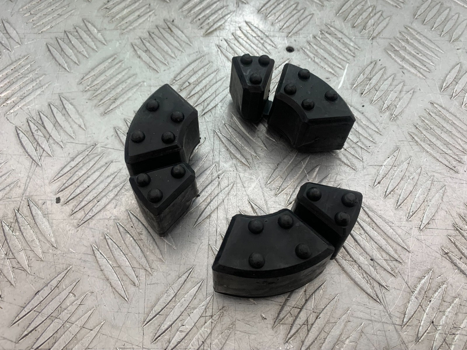 BSA 650 GOLD STAR CUSH DRIVE RUBBERS   YEAR 2022-2025 (CMB1262)