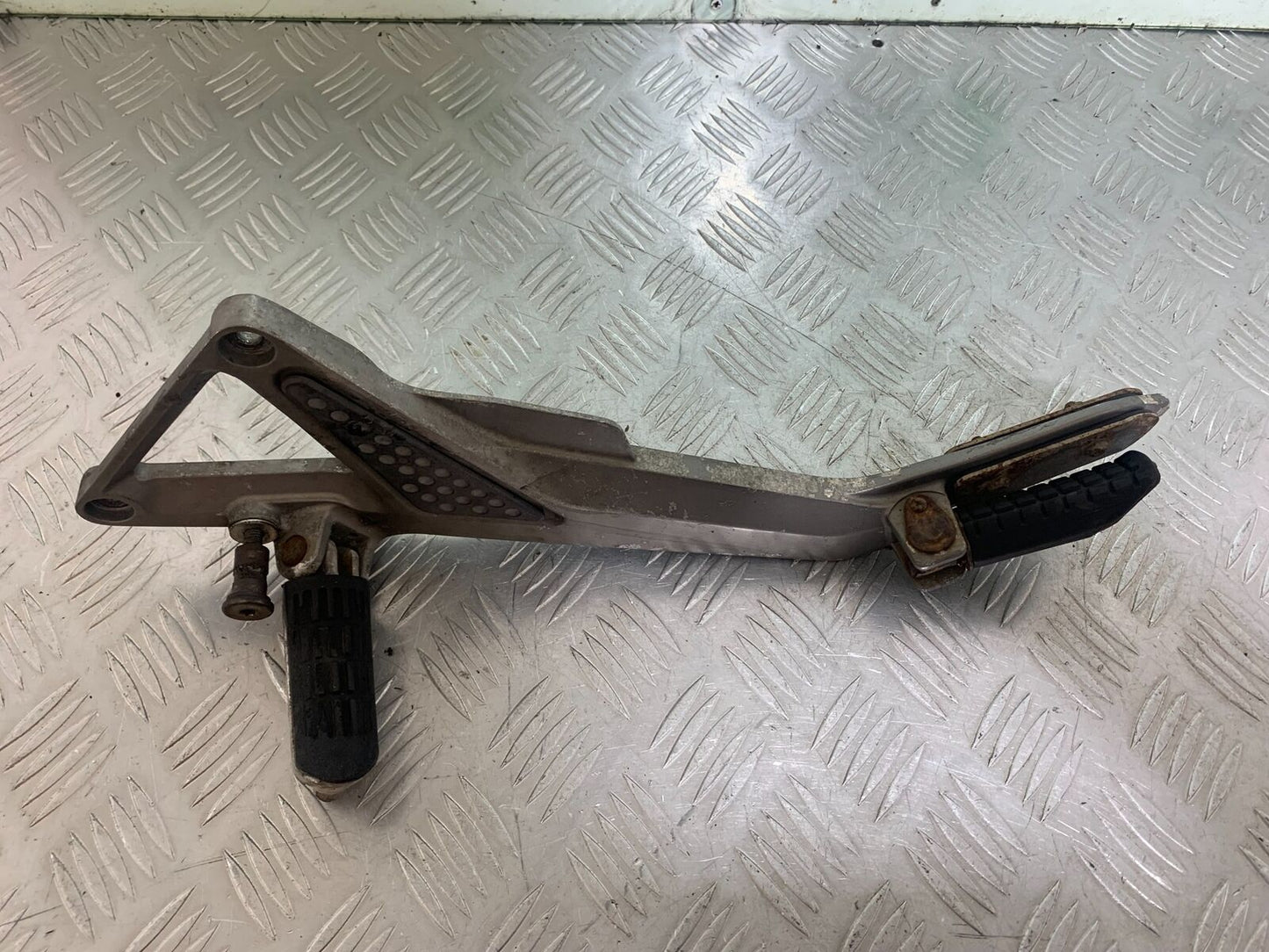 HONDA CB600 CB 600 HORNET LEFT HANGER  YEAR 1998 -2002 (CMB1126)