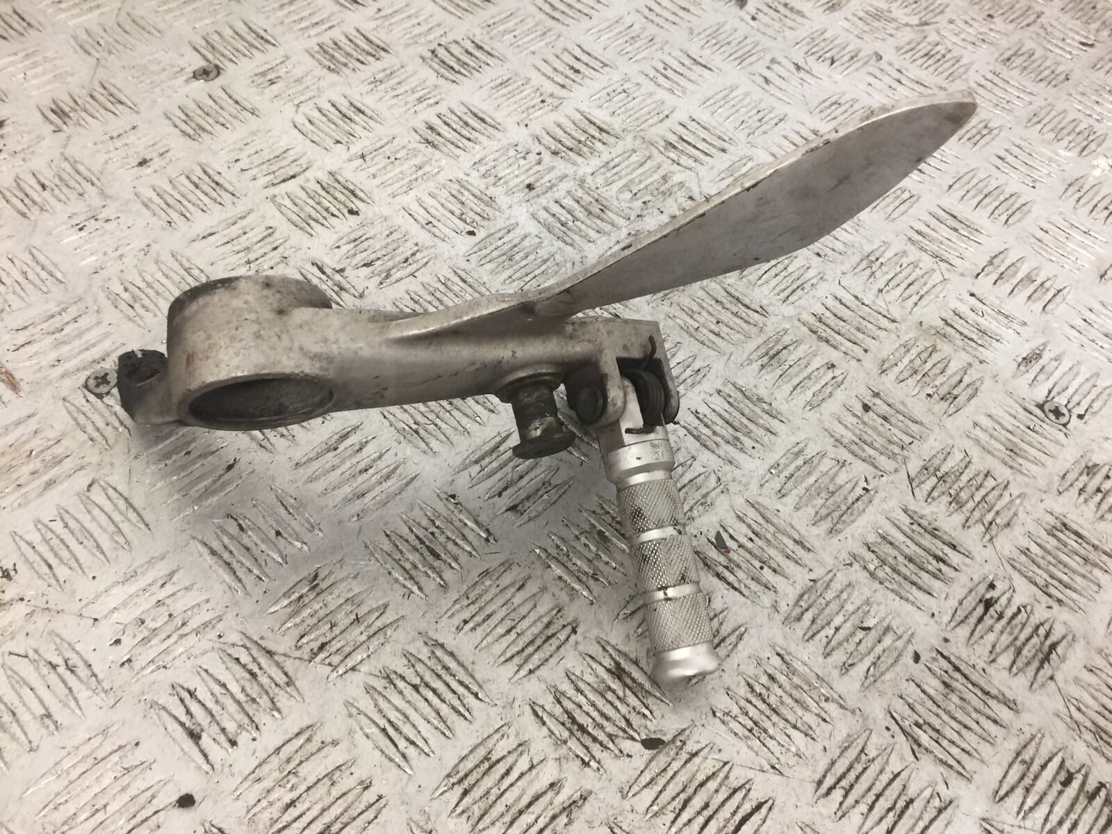 HONDA VTR1000 VTR 1000 FIRESTORM FRONT LEFT HANGER & PEG  YEAR 2002 (STOCK 794)