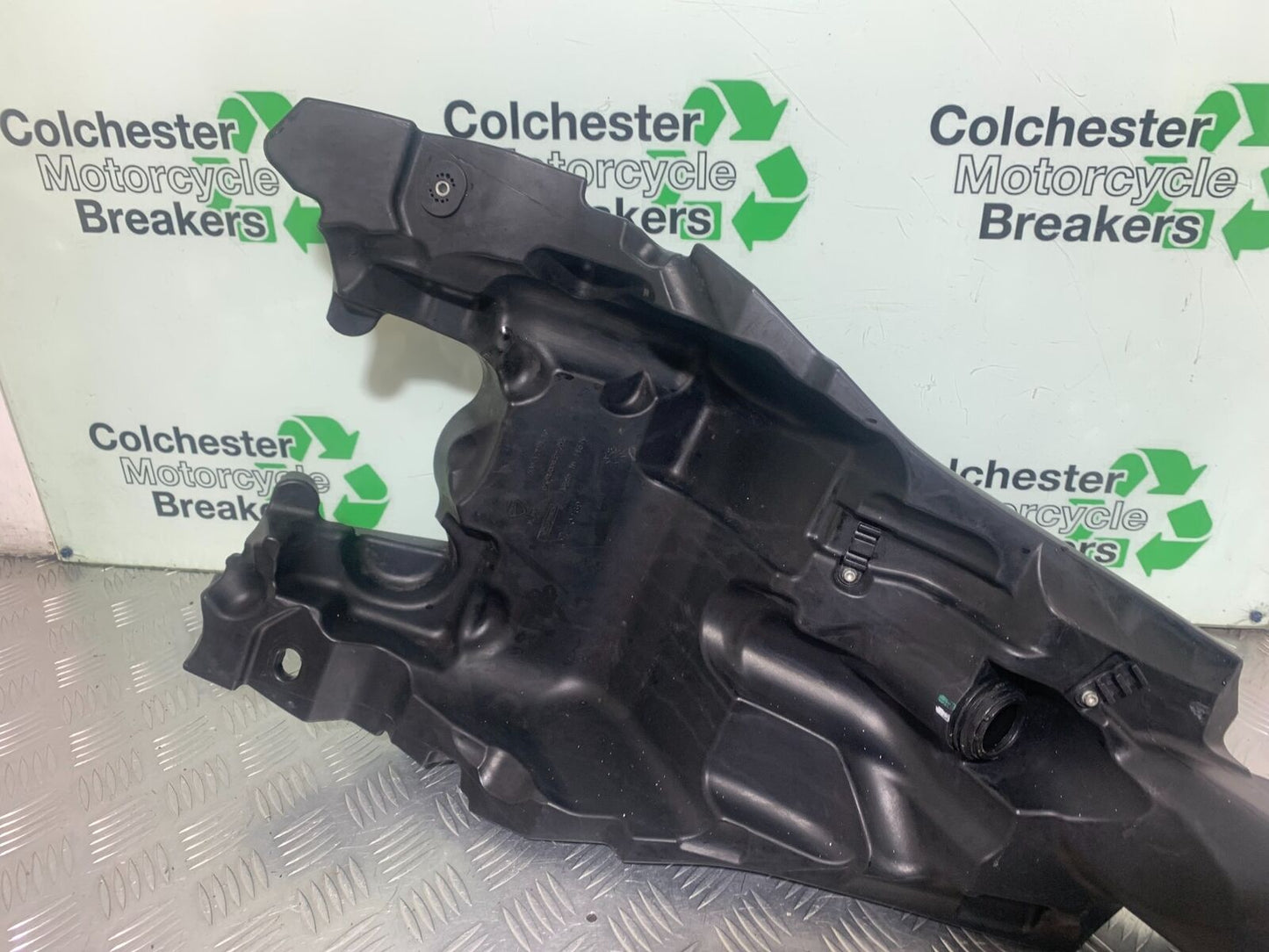 DUCATI DIAVEL 1200 PETROL TANK YEAR 2014-17 (CMB1054)