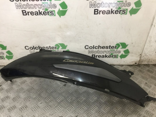 PEUGEOT GEOPOLIS 125 LEFT SEAT PANEL  YEAR 2011  (STOCK 887)