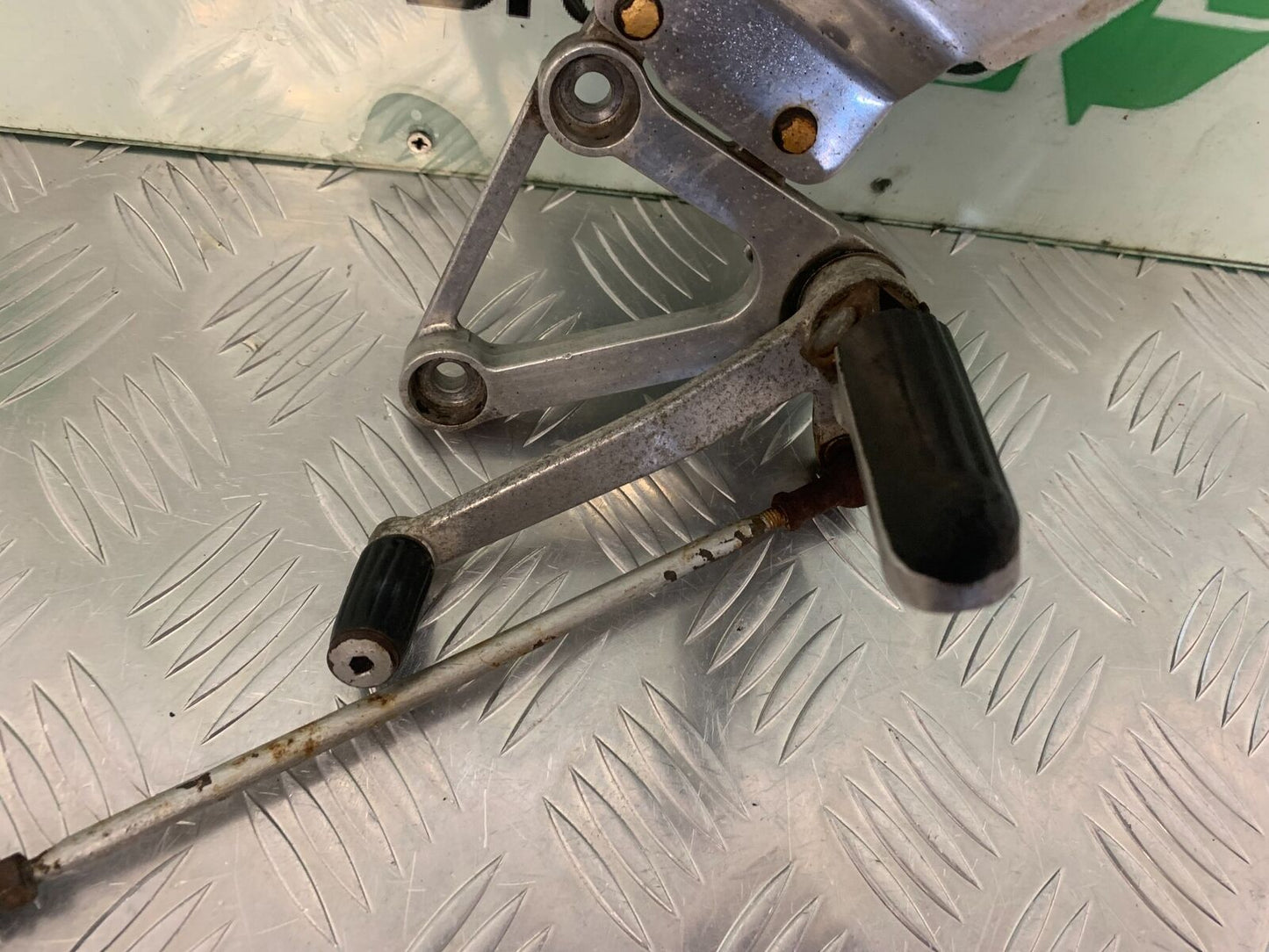 HONDA CBR 400 NC23 TRI-ARM FRONT LEFT HANGER  YEAR 1987-89 (STOCK 969)