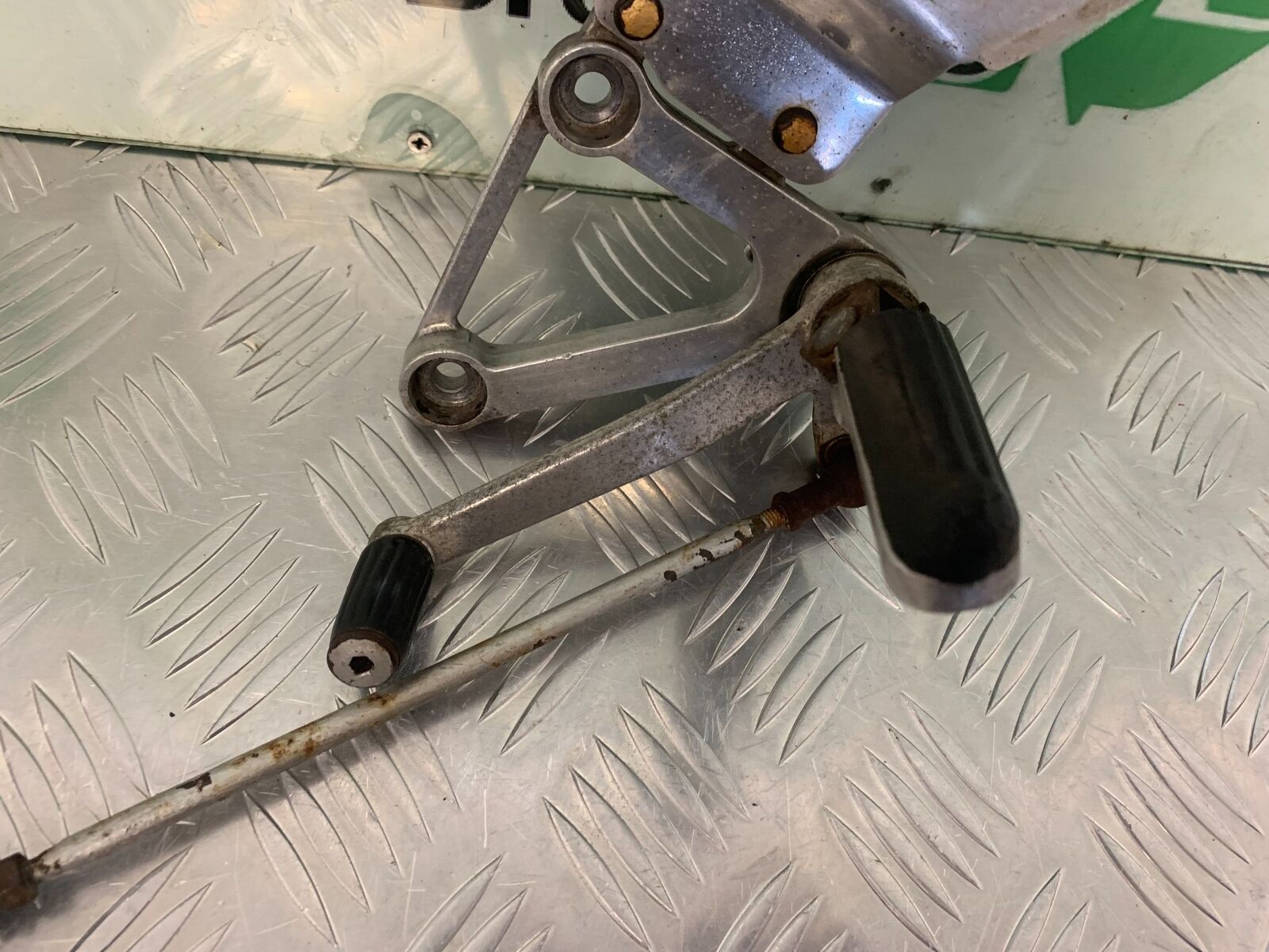 HONDA CBR 400 NC23 TRI-ARM FRONT LEFT HANGER  YEAR 1987-89 (STOCK 969)