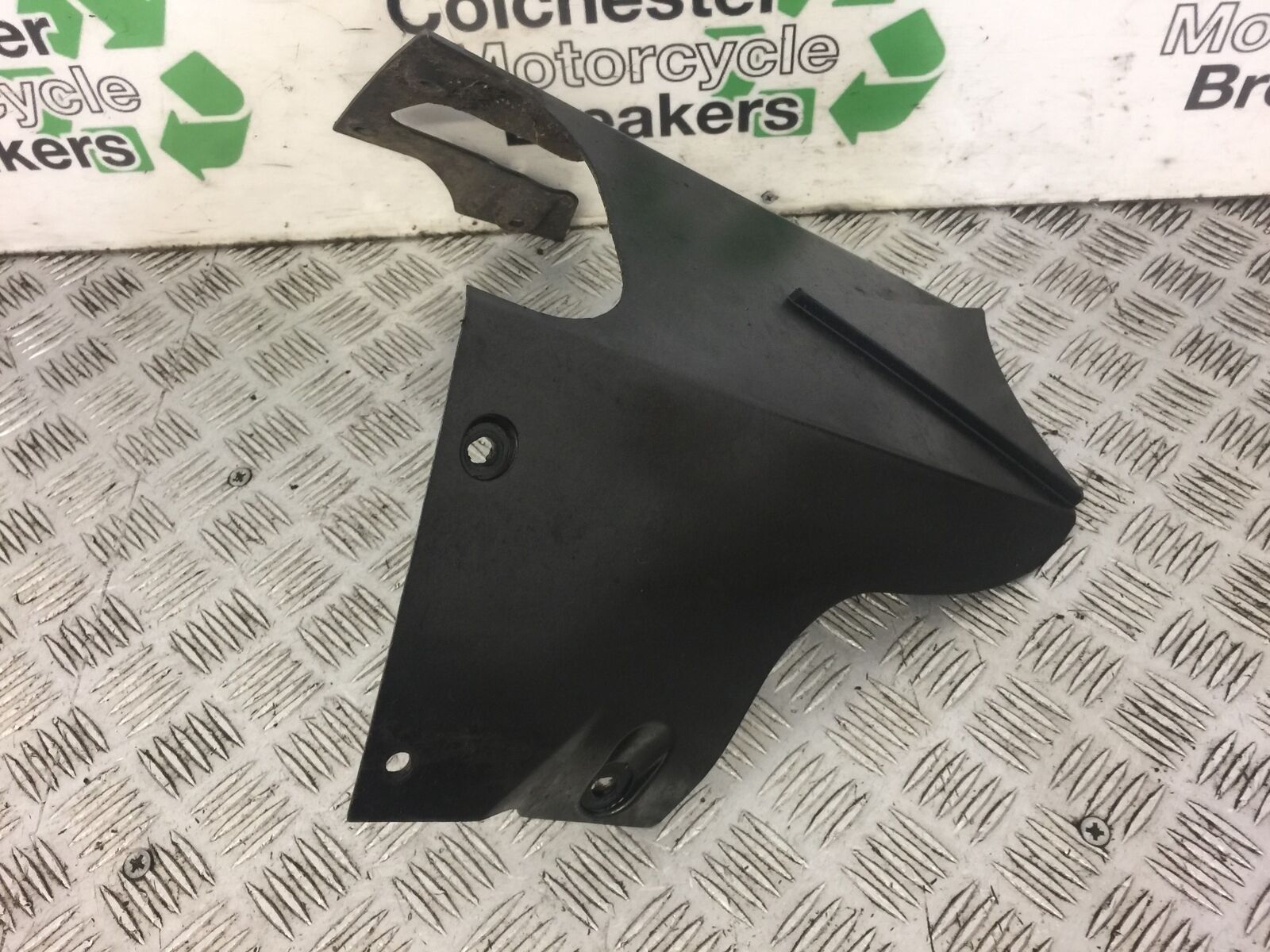 YAMAHA YZF R1 5PW BELLYPAN  YEAR 2002-2003 (STOCK 505)