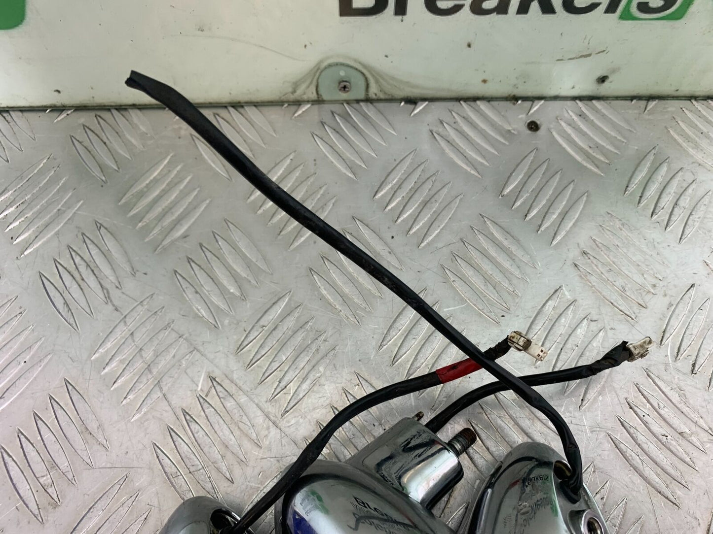 TRIUMPH THUNDERBIRD 1600 INDICATORS (DAMAGED)  YEAR 2011 (CMB1107)