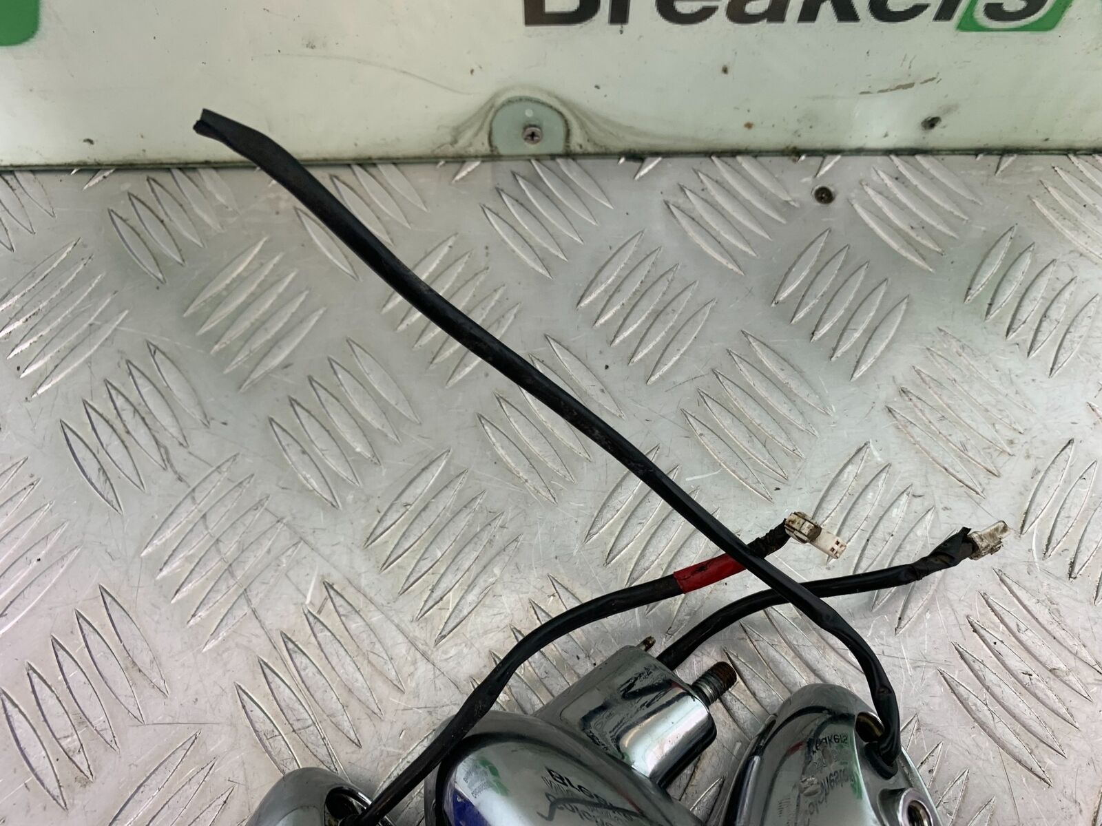 TRIUMPH THUNDERBIRD 1600 INDICATORS (DAMAGED)  YEAR 2011 (CMB1107)
