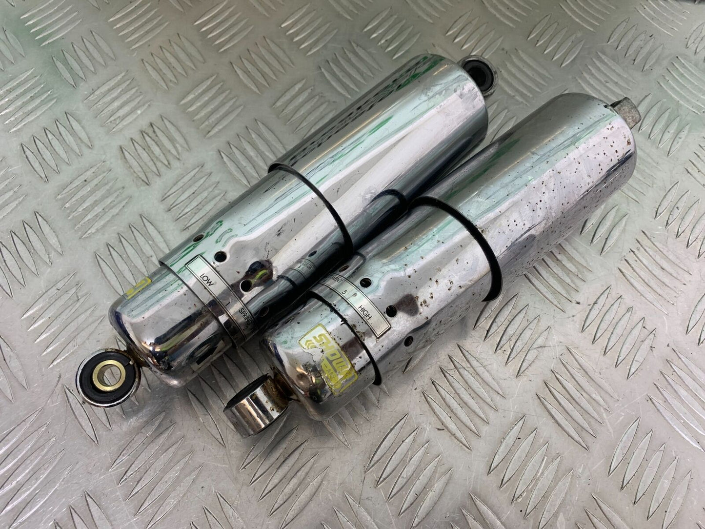 HONDA VT1100 C SHADOW SPIRIT REAR SHOCKS 2002-2003 (CMB1035)
