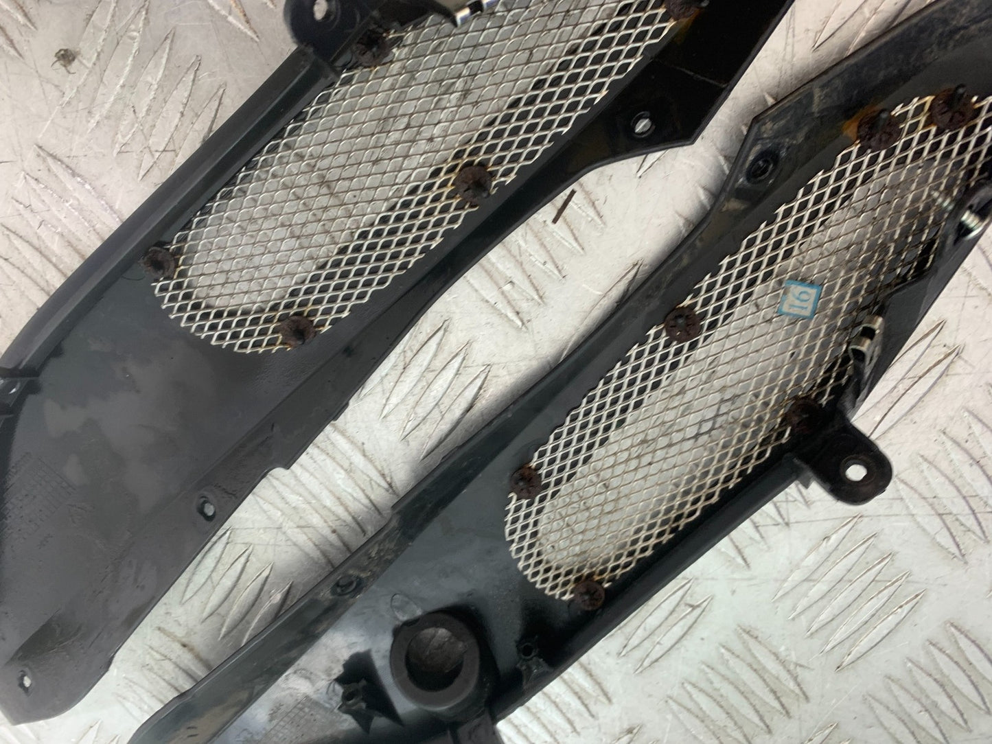 BENELLI BN125 BN 125 LEFT AND RIGHT SIDE INFILL PANELS  YEAR 2018-2021 (CMB1245)