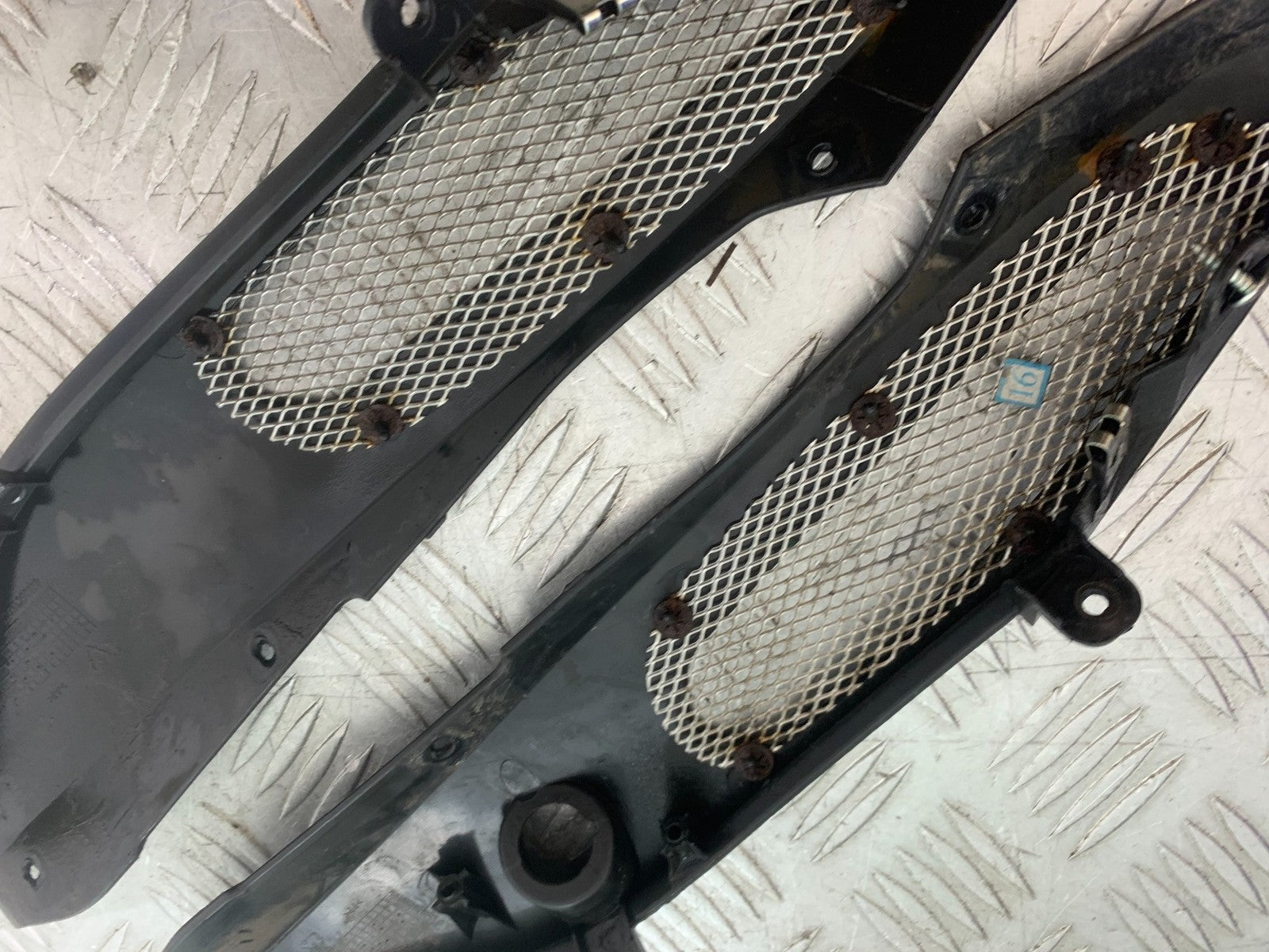 BENELLI BN125 BN 125 LEFT AND RIGHT SIDE INFILL PANELS  YEAR 2018-2021 (CMB1245)