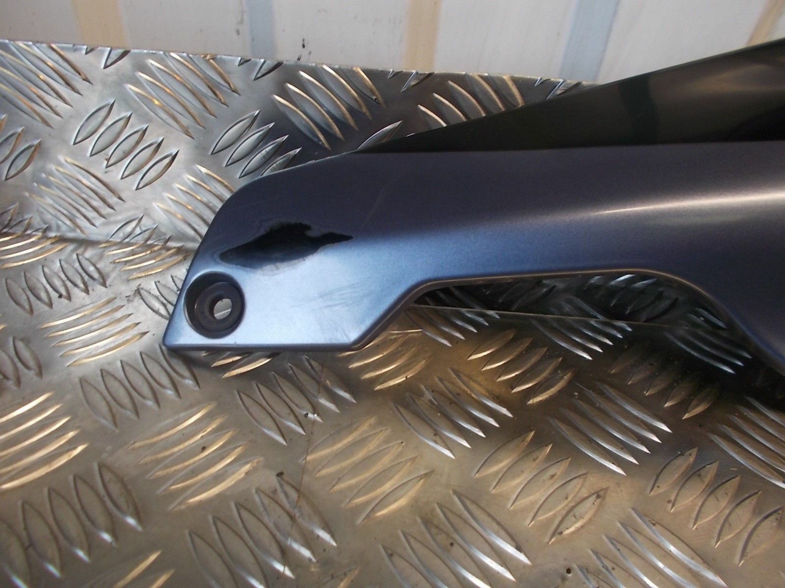 KAWASAKI ZZR1100 ZZR 1100 D LEFT SEAT SIDE PANEL YEAR 1994-2000