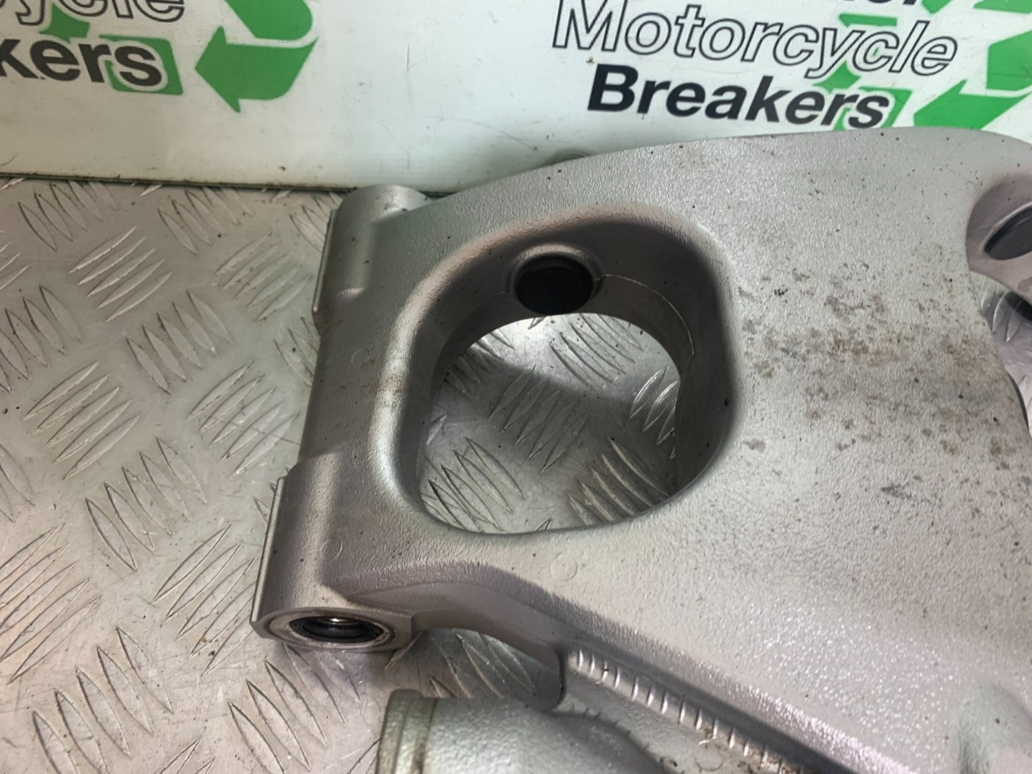KAWASAKI GTR1400 GTR 1400 SWINGARM  YEAR 2007-2009 (CMB1174)