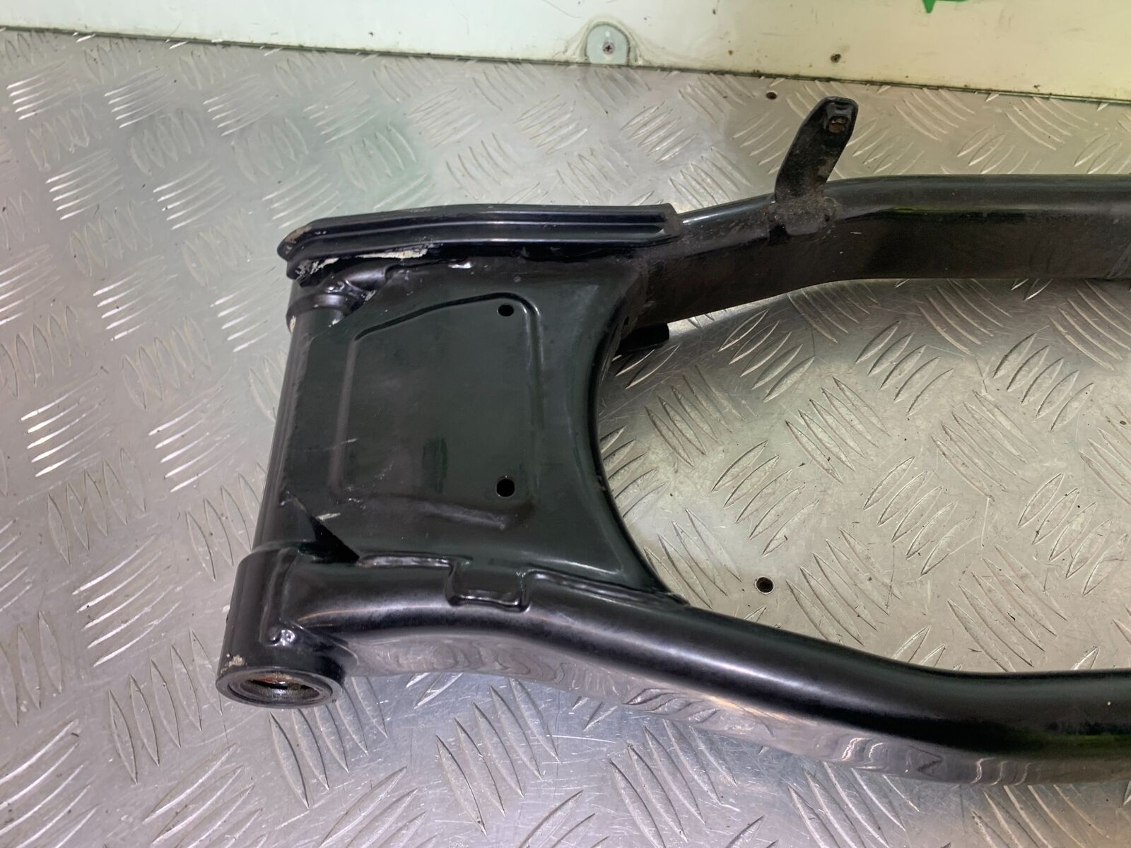 TRIUMPH BONNEVILLE T100 SWINGARM   YEAR 2017-2021 (CMB1084)