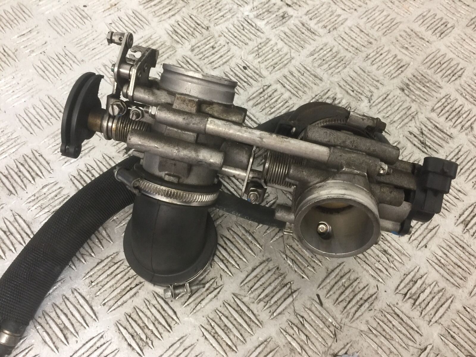 DUCATI 696 MONSTER THROTTLE BODIES  YEAR 2008 (STOCK 768)