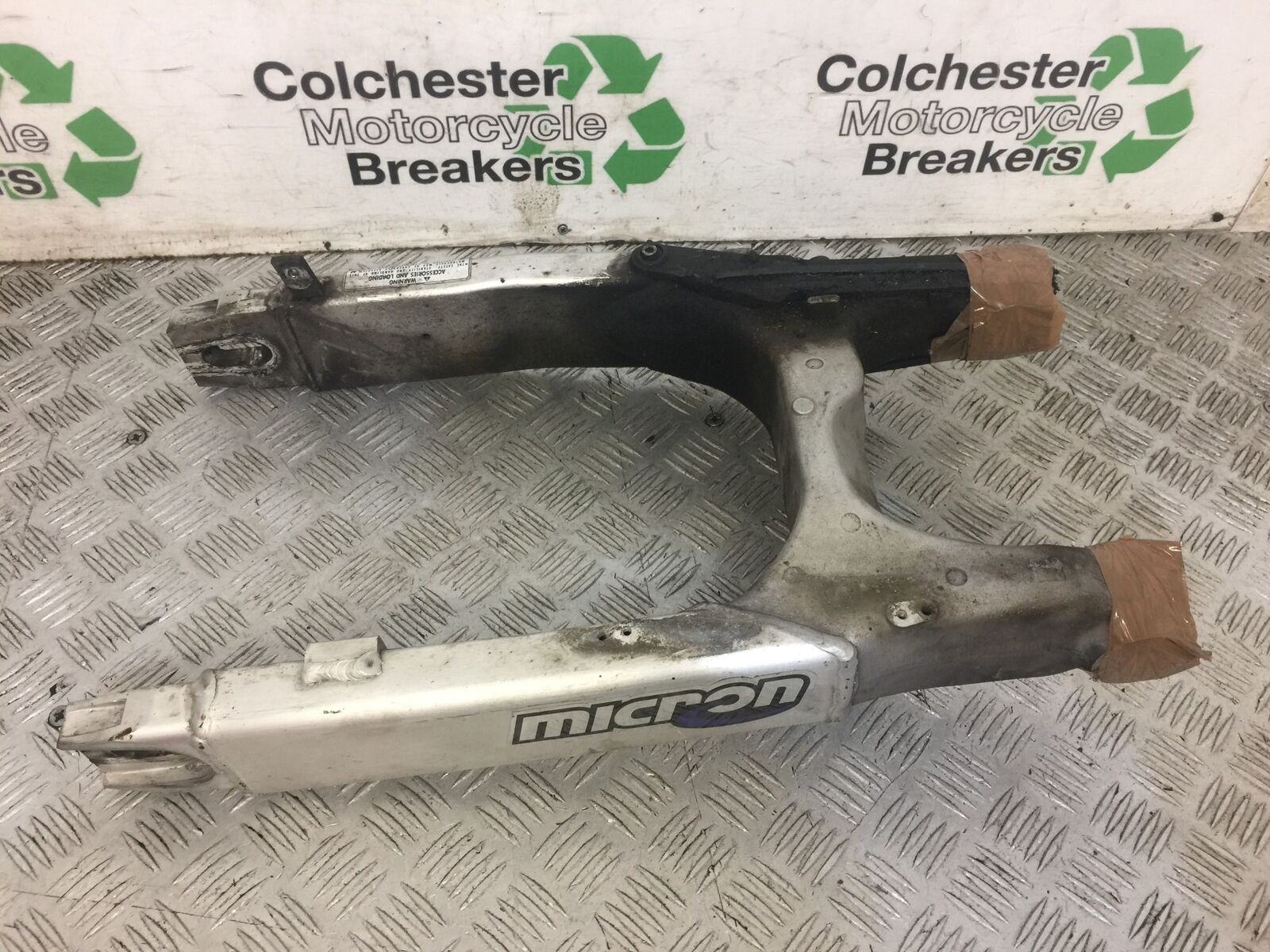 HONDA VTR1000 VTR 1000 FIRESTORM SWINGARM  YEAR 1998 (STOCK 675)