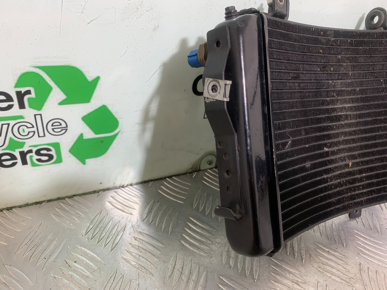 KTM 690 DUKE R LC4 RADIATOR YEAR 2012-2015  (CMB1180)